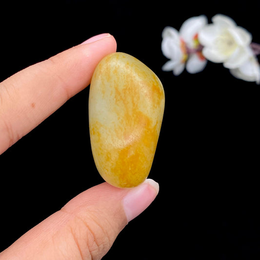 和田玉洒金皮籽料大挂件（52.2g）
