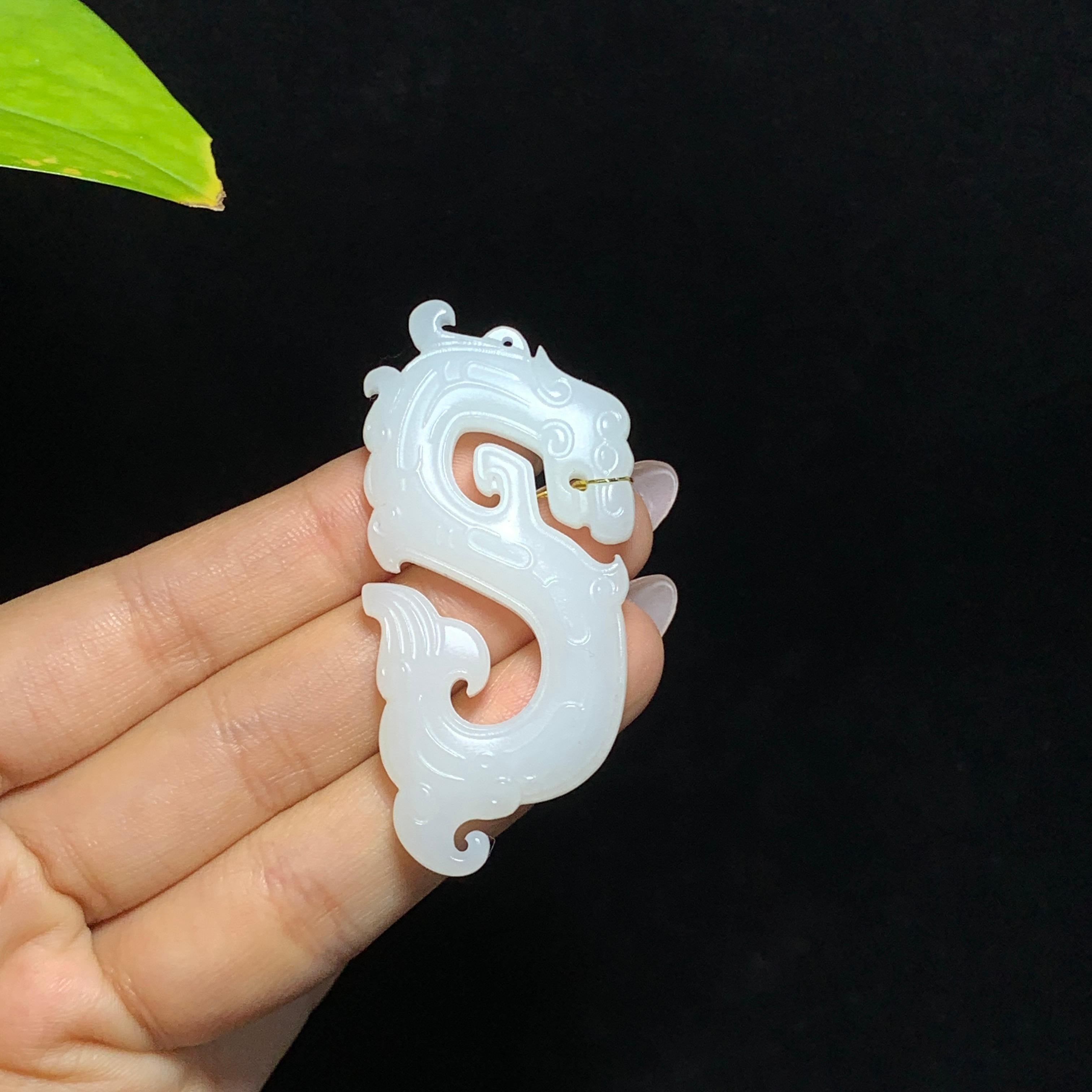 和田山料白玉仿古龙挂件（17.8g）