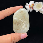 和田玉白玉带秋梨皮籽料手把件（86.6g）
