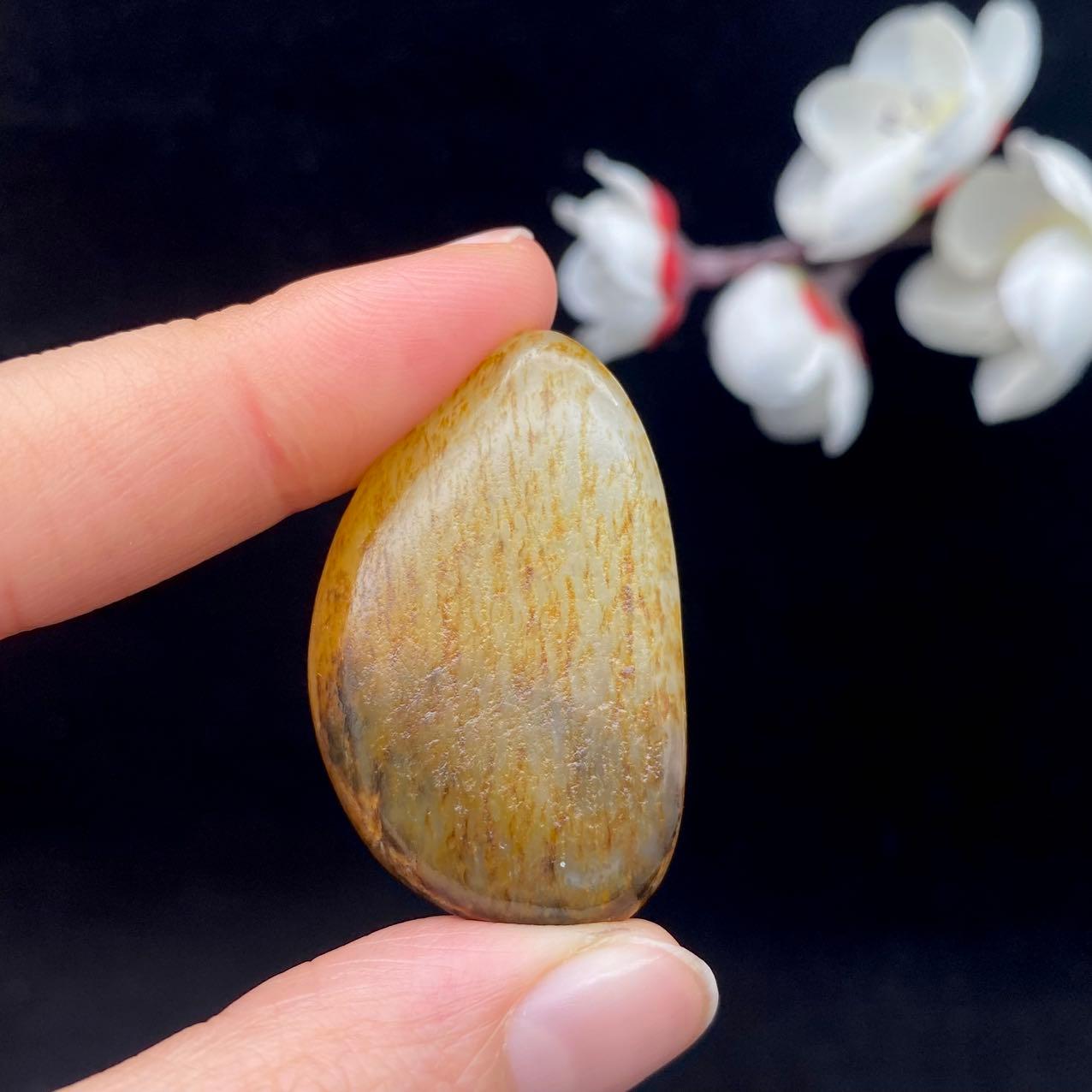 和田玉洒金皮籽料（17.2g）