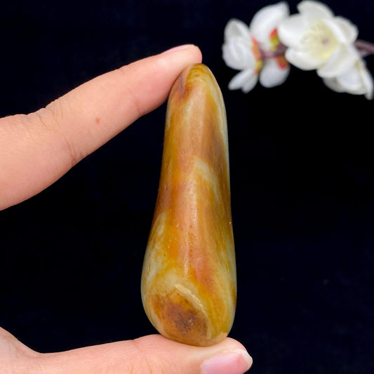 和田玉聚黄皮籽料手把件（108.4g）
