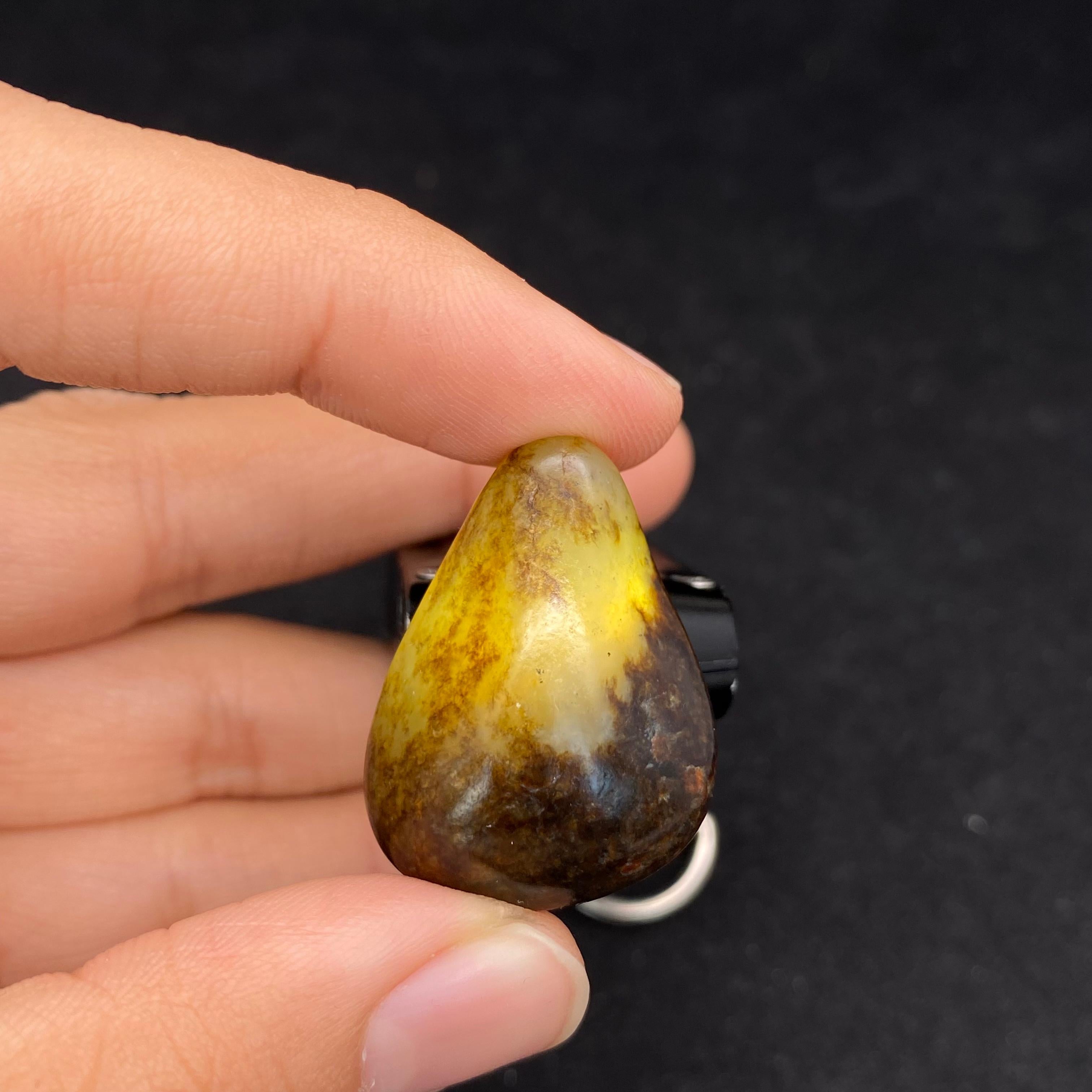 【超值推荐】和田玉聚黑皮籽料吊坠籽（9.8g）
