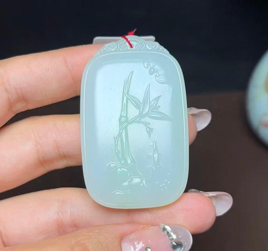和田羊脂玉带翠步步高升平安富足，（33.5g）