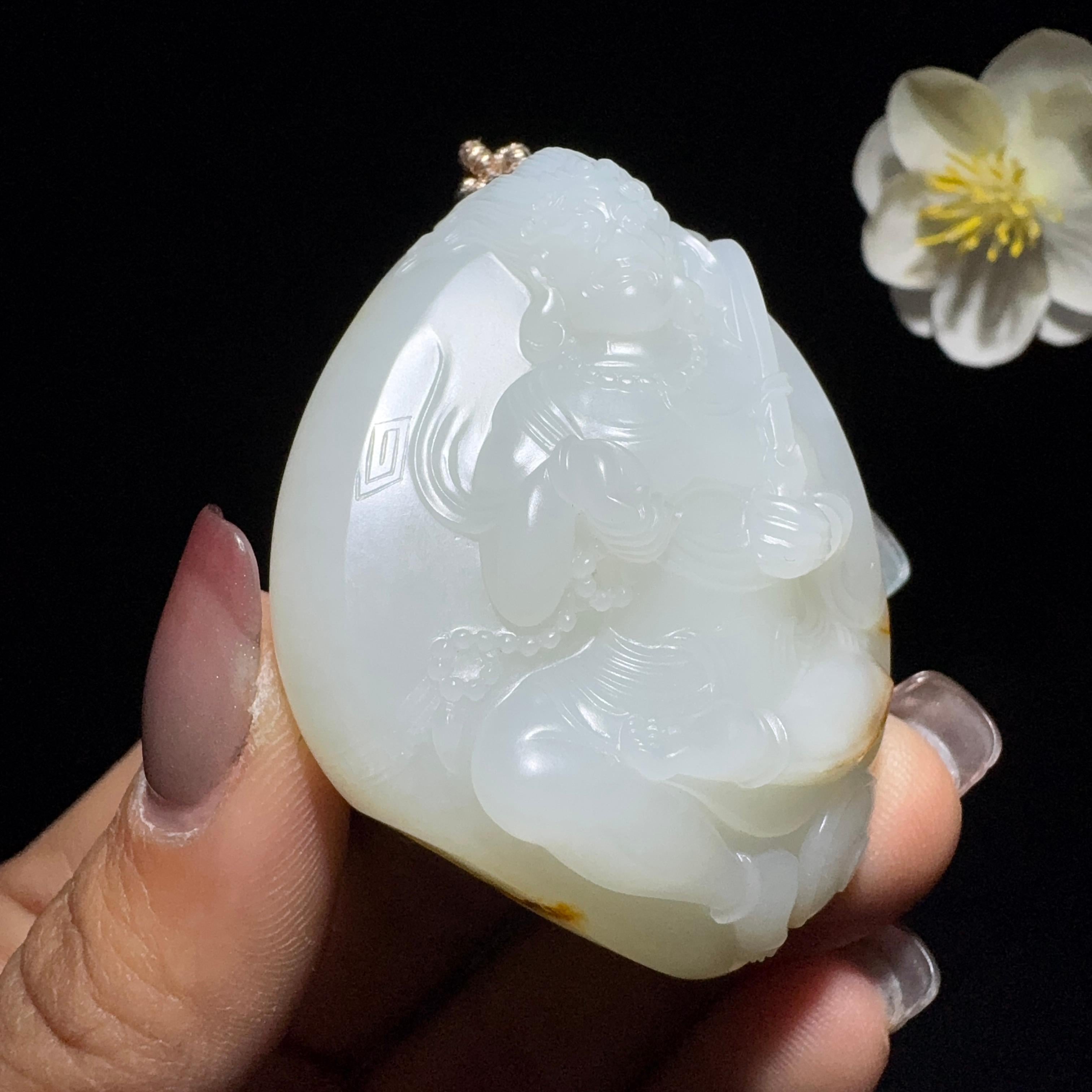 和田玉籽料不动明王菩萨挂件（72.6g）