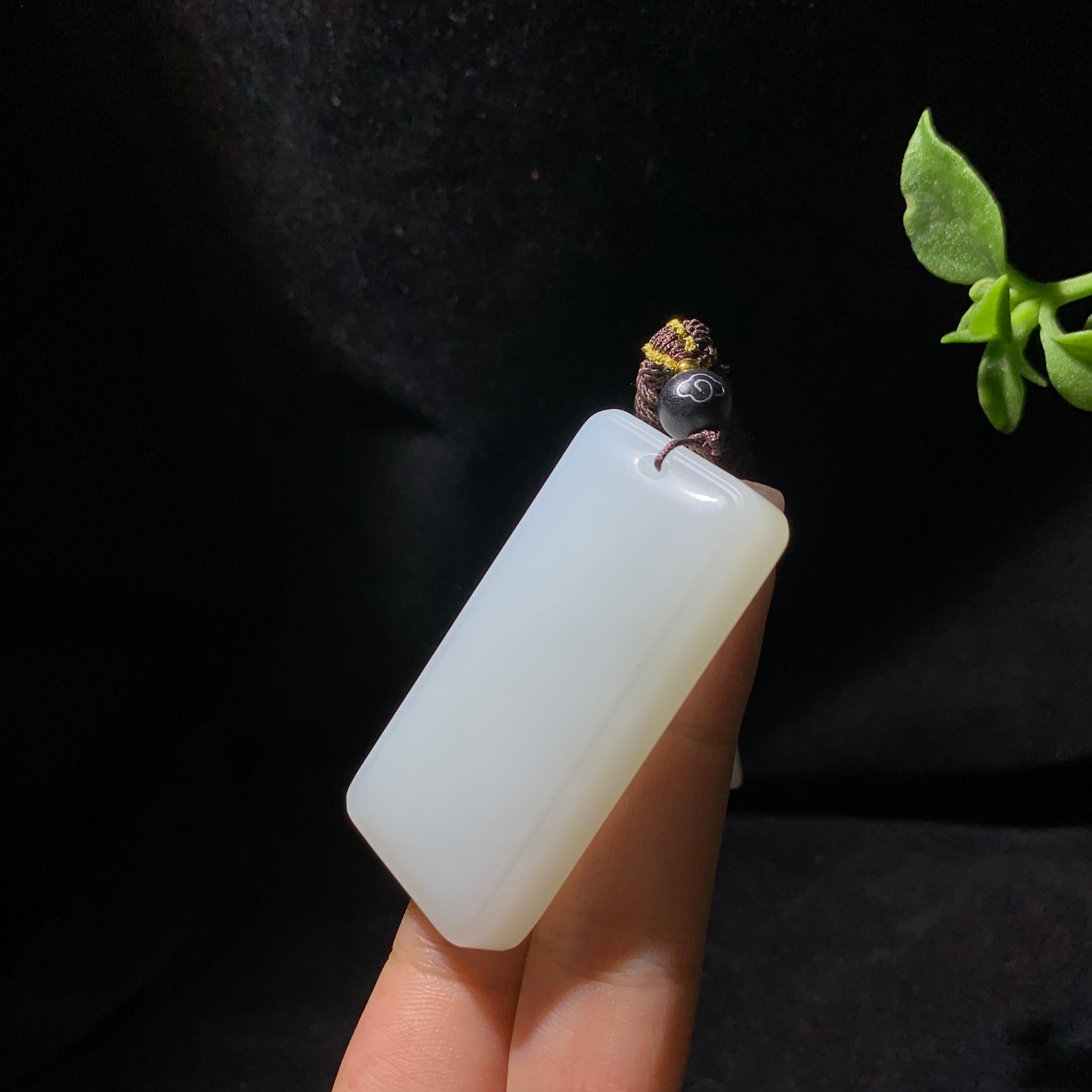 精品和田山料羊脂白玉无事牌（47.3g）