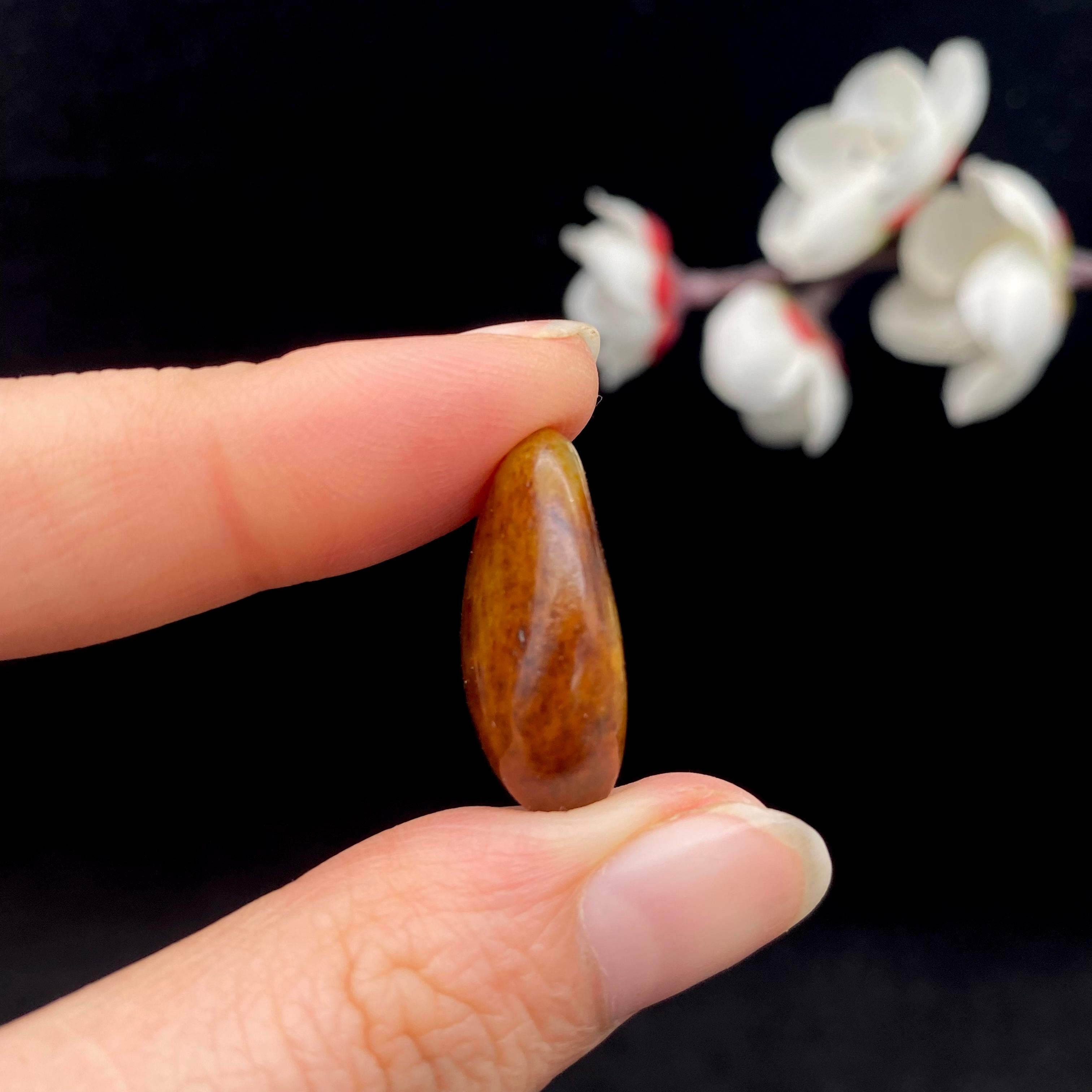 和田玉聚红皮籽料（5.1g）