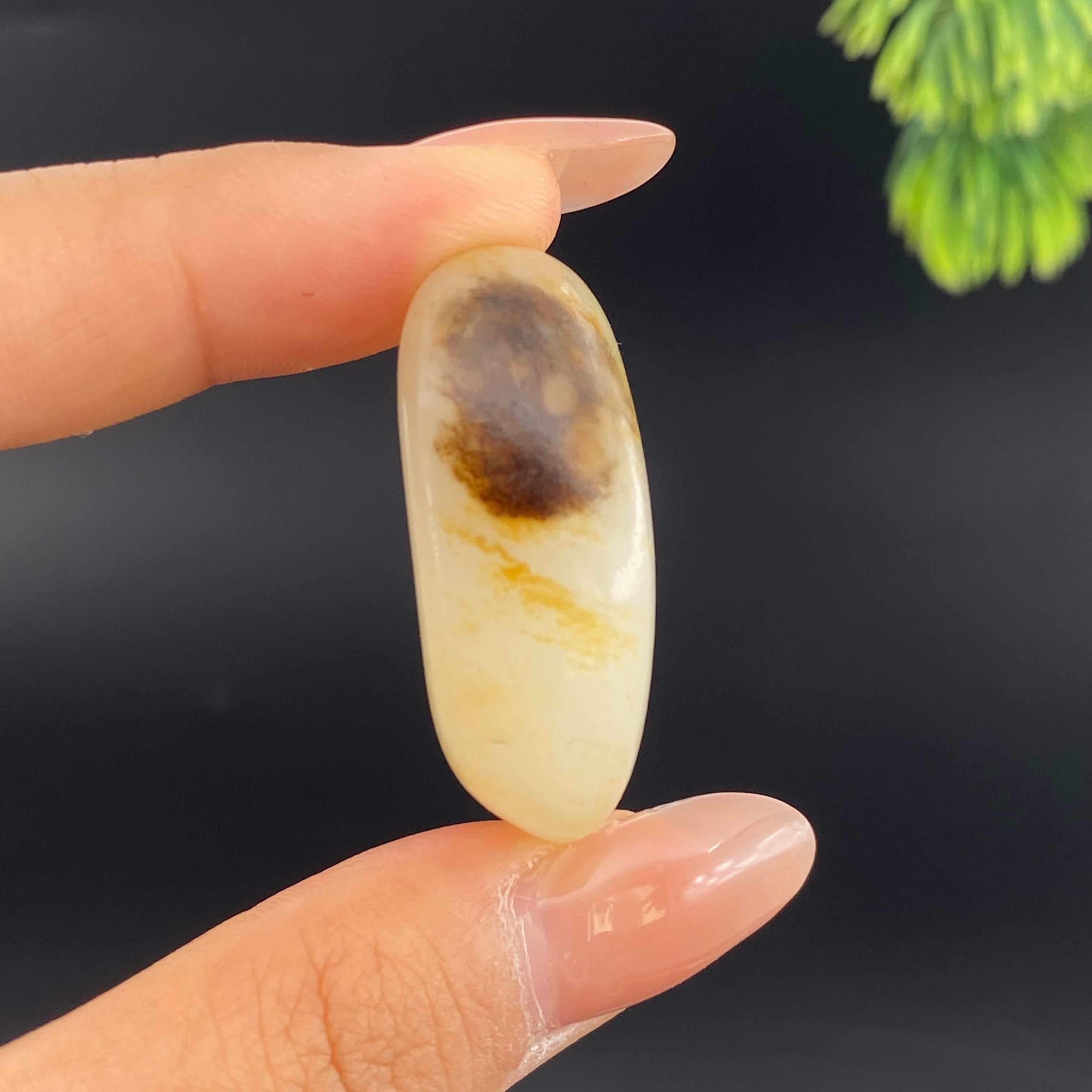和田玉黄皮籽料（21.98g）