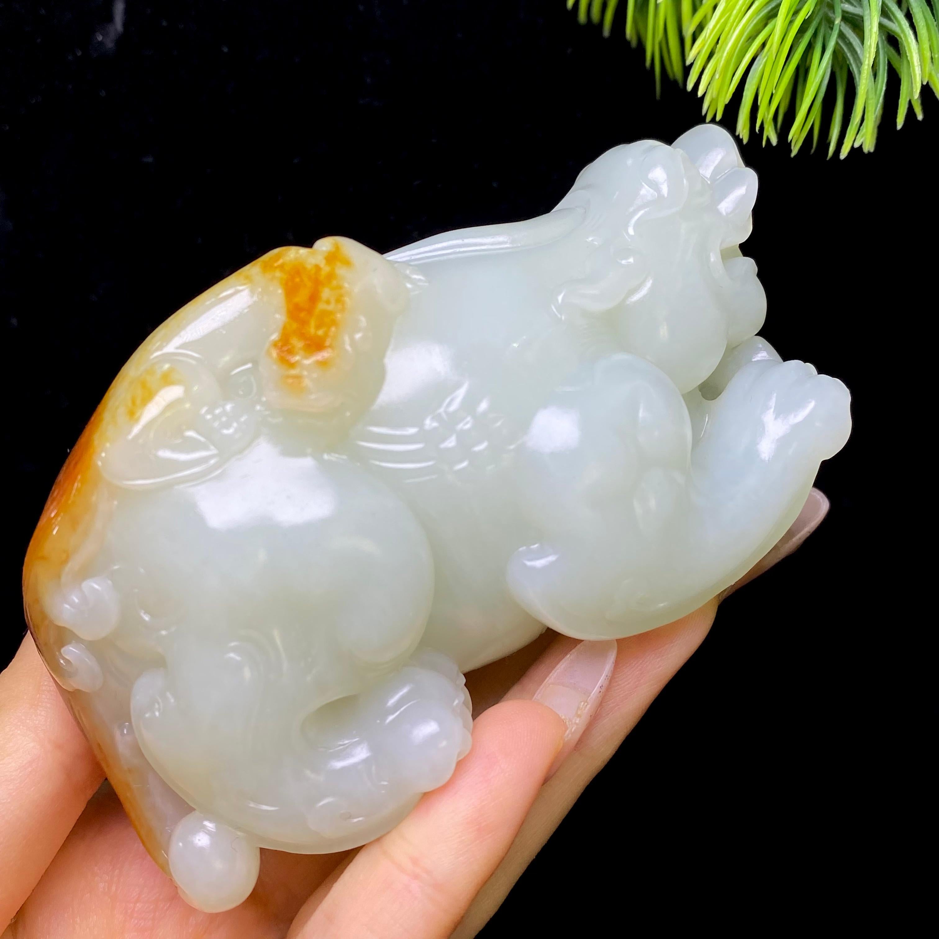 和田玉籽料貔貅手把件（389.4g）