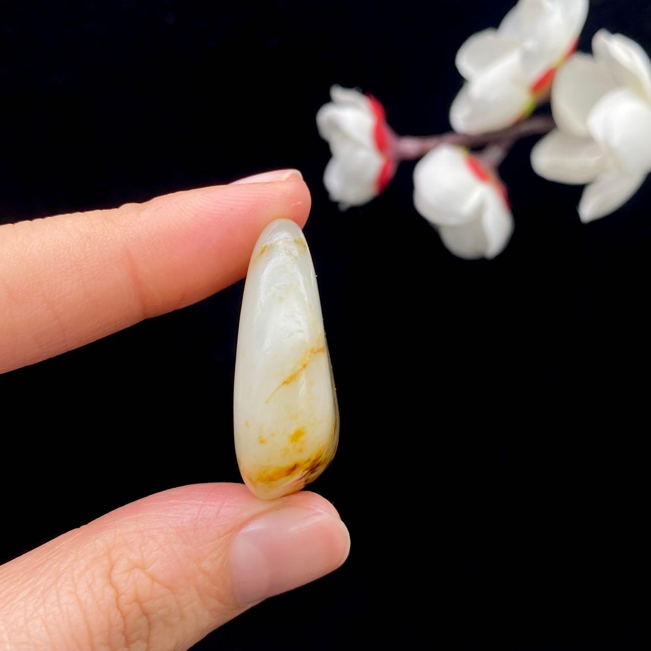 【超值推荐】和田玉洒金皮籽料原石（14.9g）