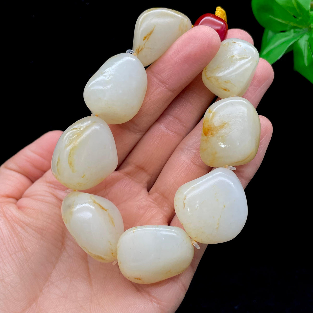 和田玉洒金皮籽料【精品手串】（123.7g）