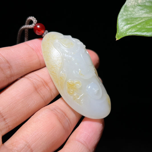 和田玉籽料洒金皮吉象如意挂件（33.3g）