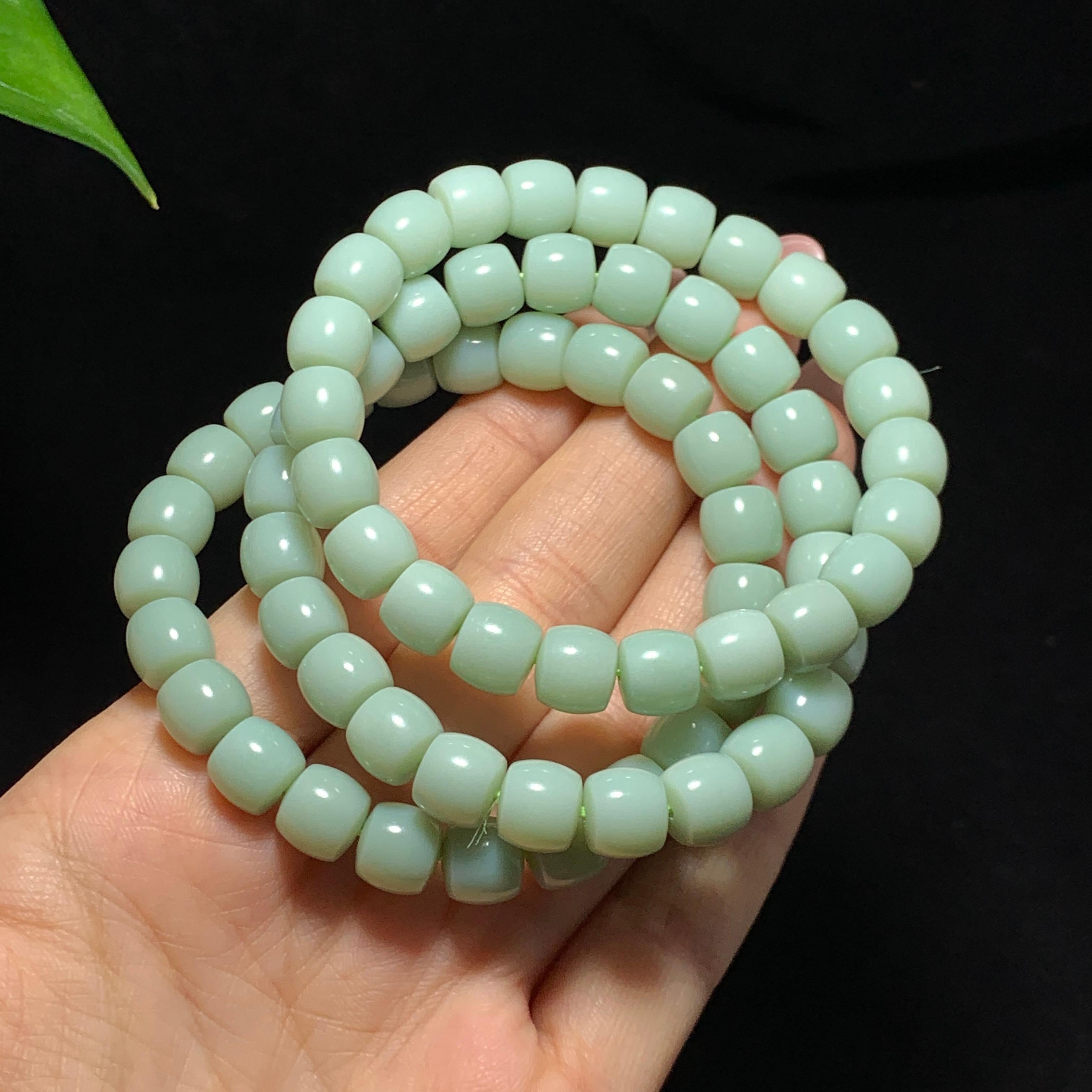 和田山料碧玉粉青老型珠手串（27.0g）