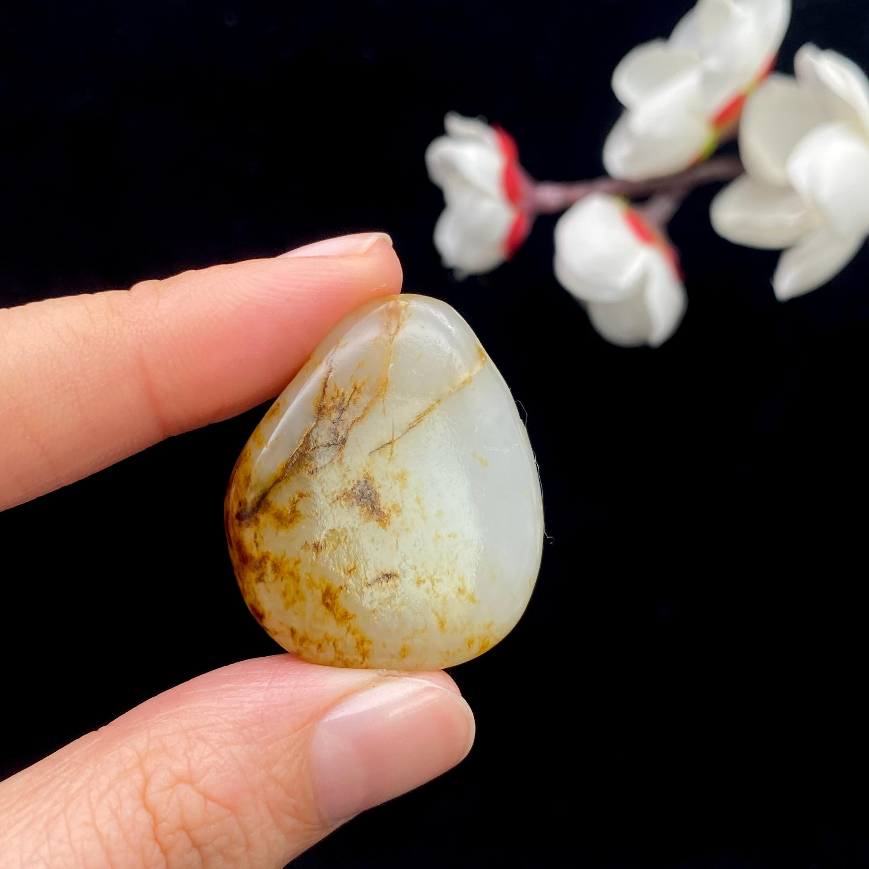【超值推荐】和田玉洒金皮籽料原石（14.9g）