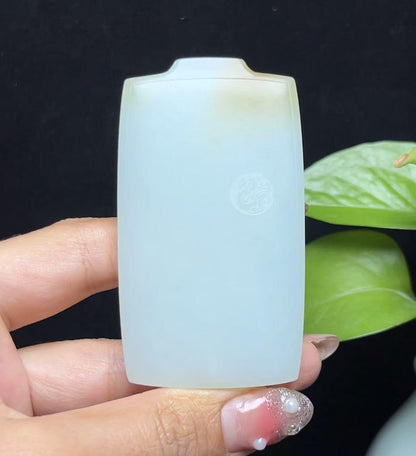 新疆和田玉且末糖仿古龙平安无事牌（78.6g）
