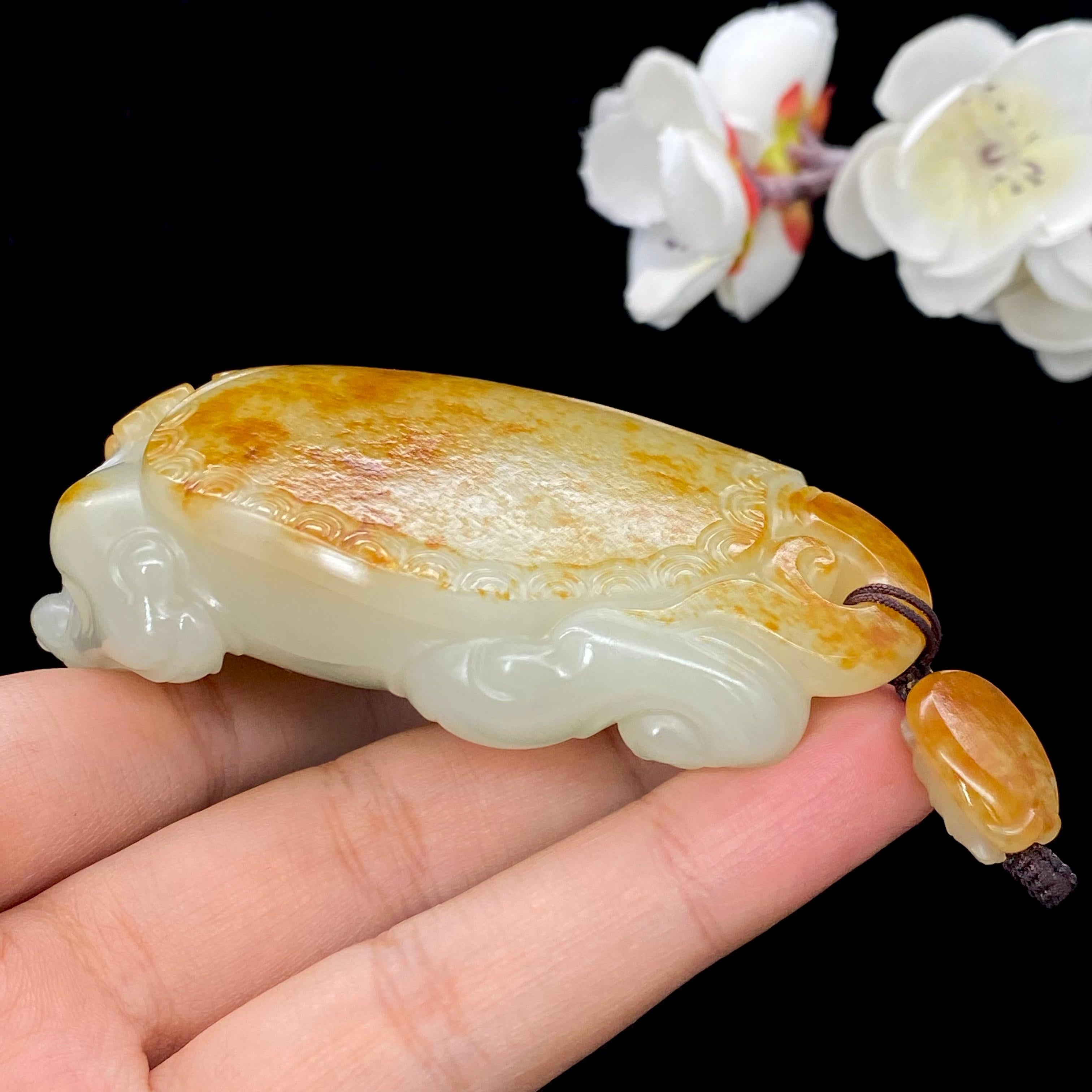 和田玉-籽料【龙龟】手把件（159.5g）