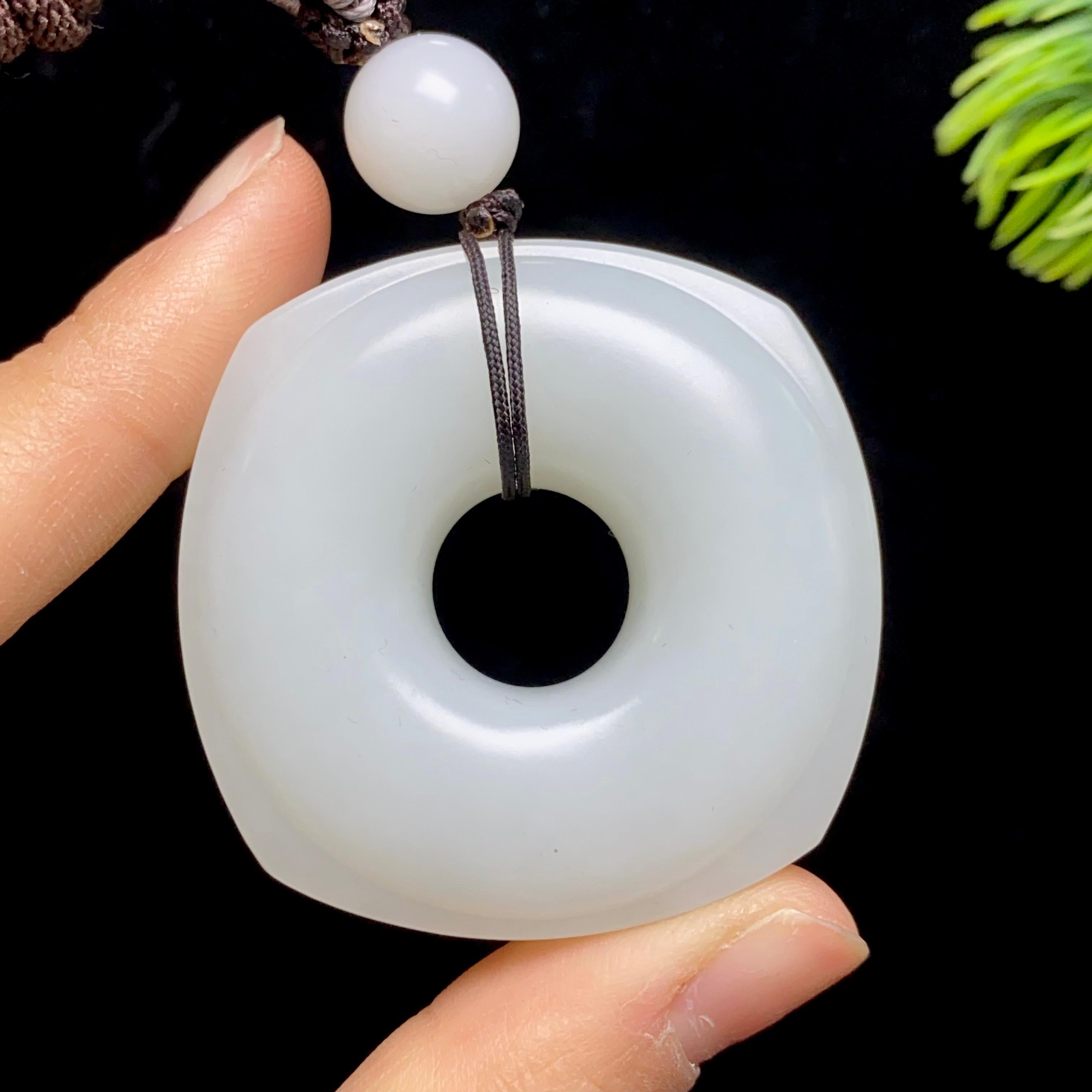 和田玉新疆料白玉玉琮（53.2g）