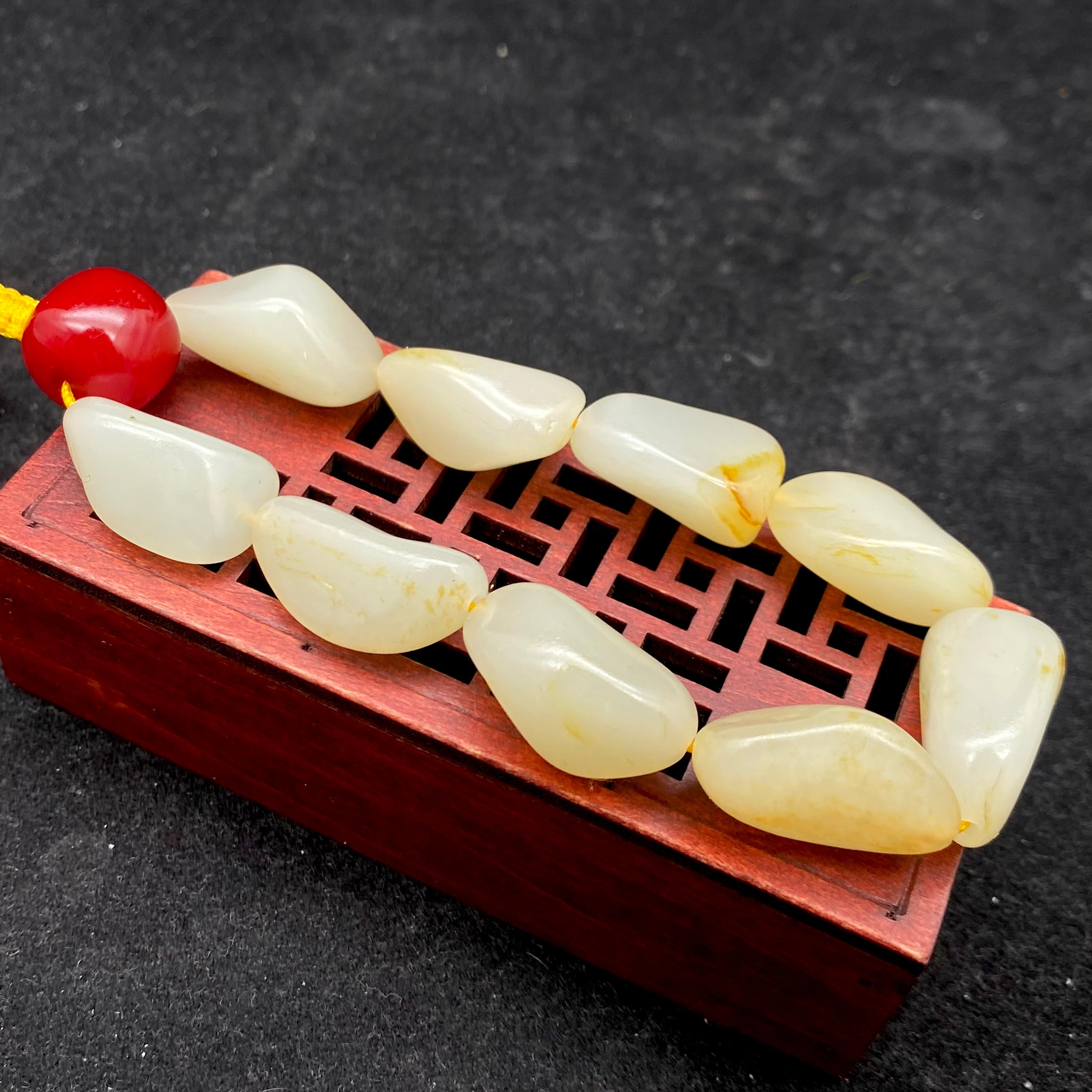 和田玉洒金皮【精品手串】（53.2g）