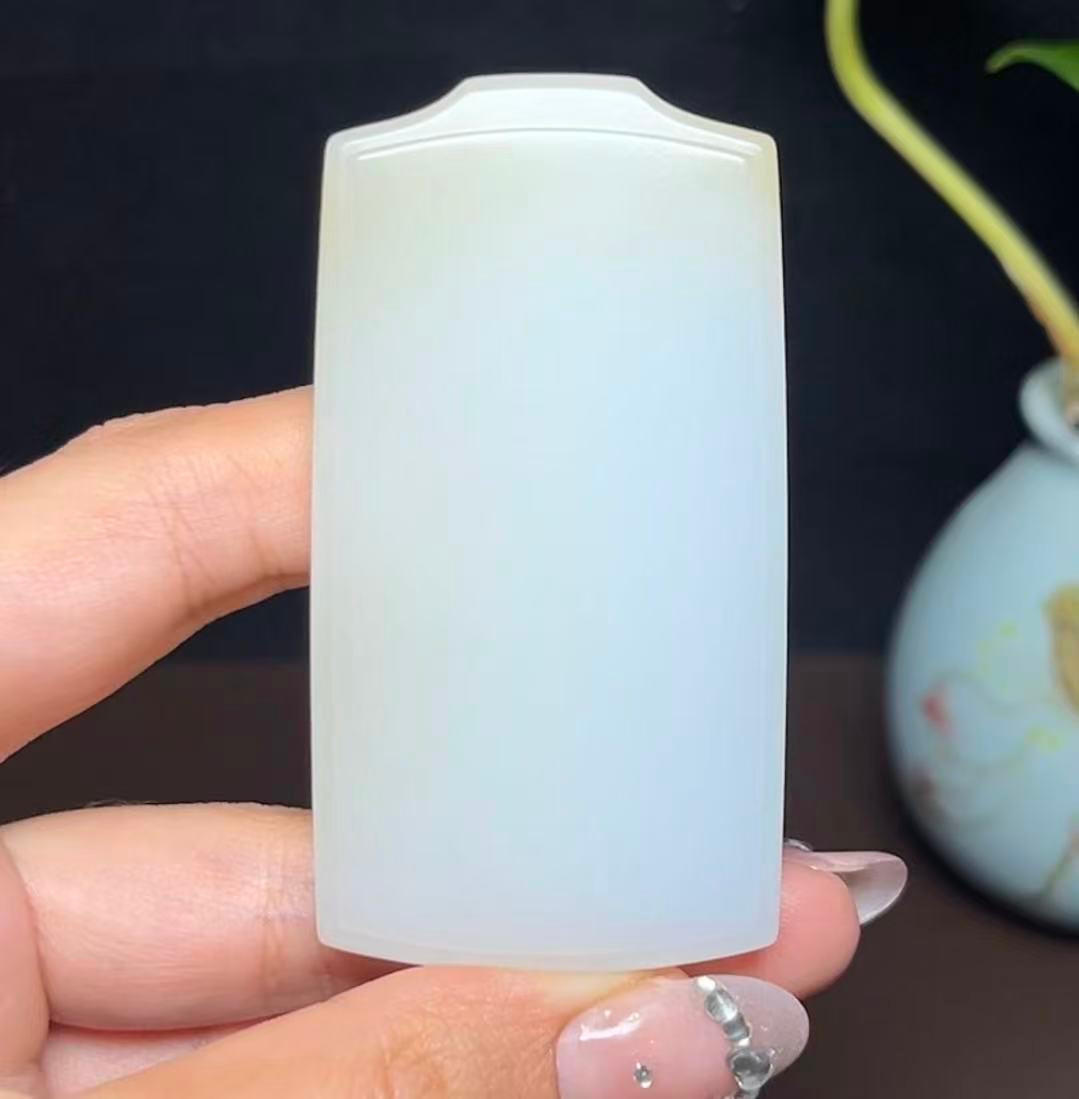 新疆和田玉且末料羊脂玉平安无事牌（66.6g）