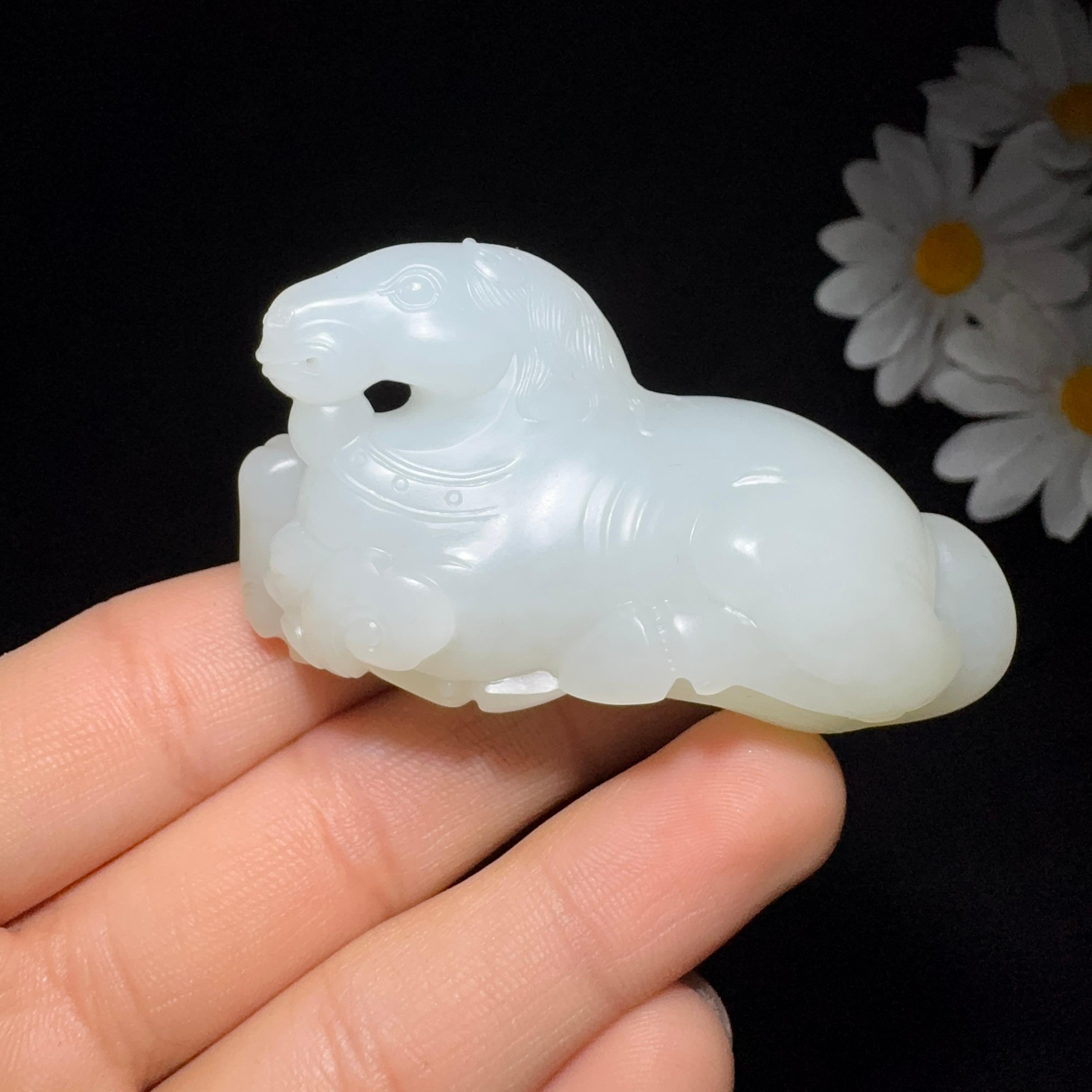 臥羊彫刻 和田玉 中古 玉置物 藏玉｜藏玉APP_ 奸商口中的“羊脂白玉”和田玉鉴定保养知识大全-藏玉网- C1A230 羊形小品 青白玉 彫刻・オブジェ