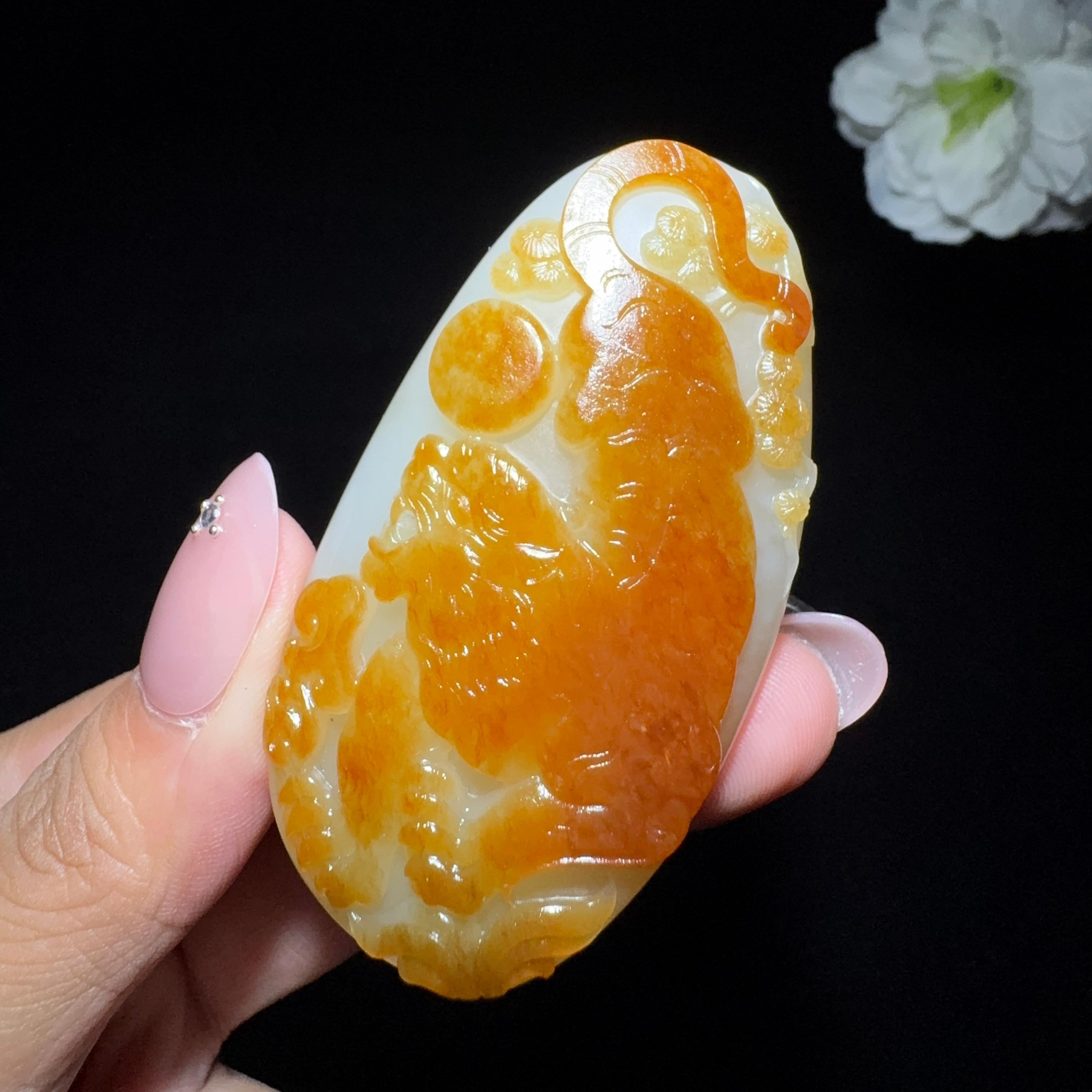 和田玉籽料虎虎生威挂件（52.2g）