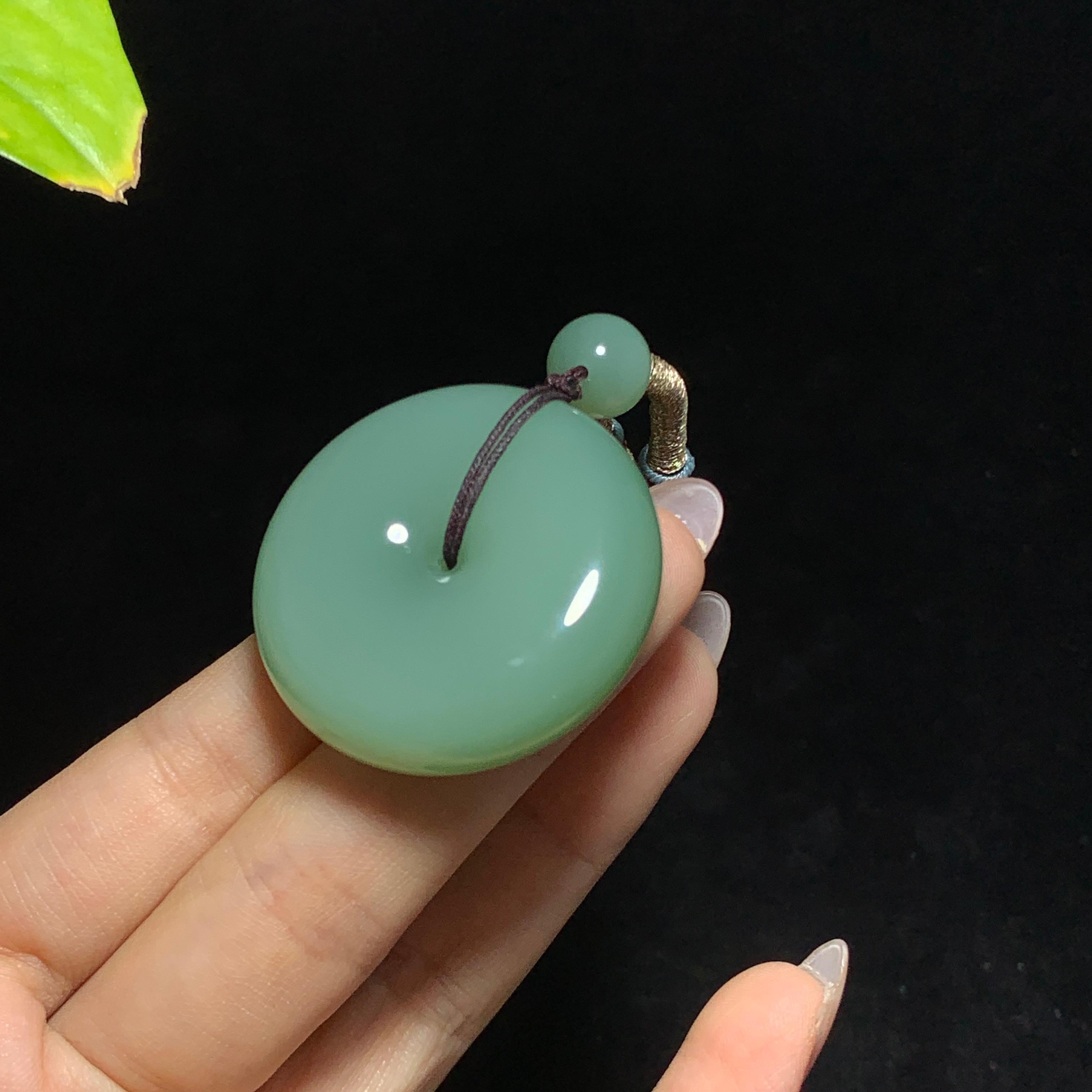和田山料碧玉粉青平安扣挂件（40.0g）