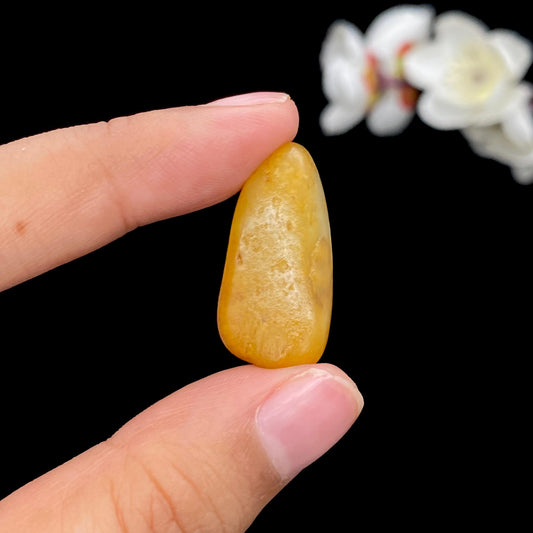 和田玉黄皮籽料原石（5.7g）