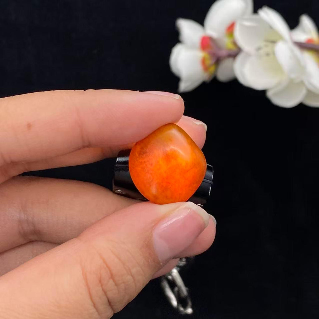 和田玉黄沁皮籽料戒面籽（4g）