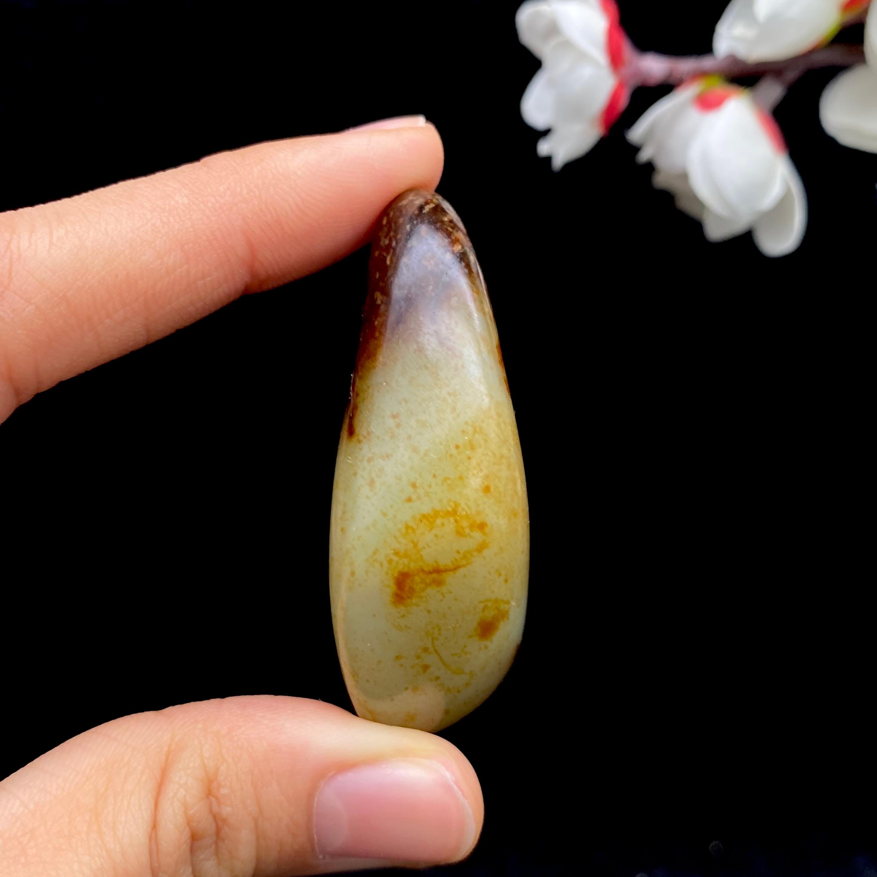 和田玉聚红皮籽料挂件（46.6g）