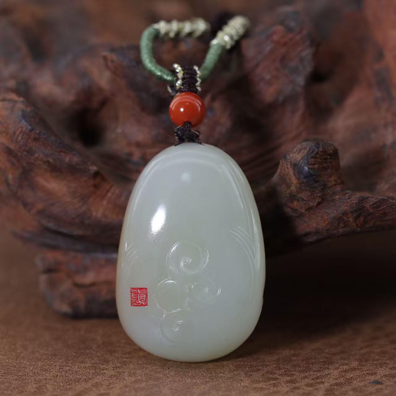 和田玉白玉带洒金皮弥勒佛吊坠（28.3g）