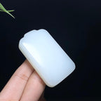 和田羊脂白玉无事牌（60.6g）