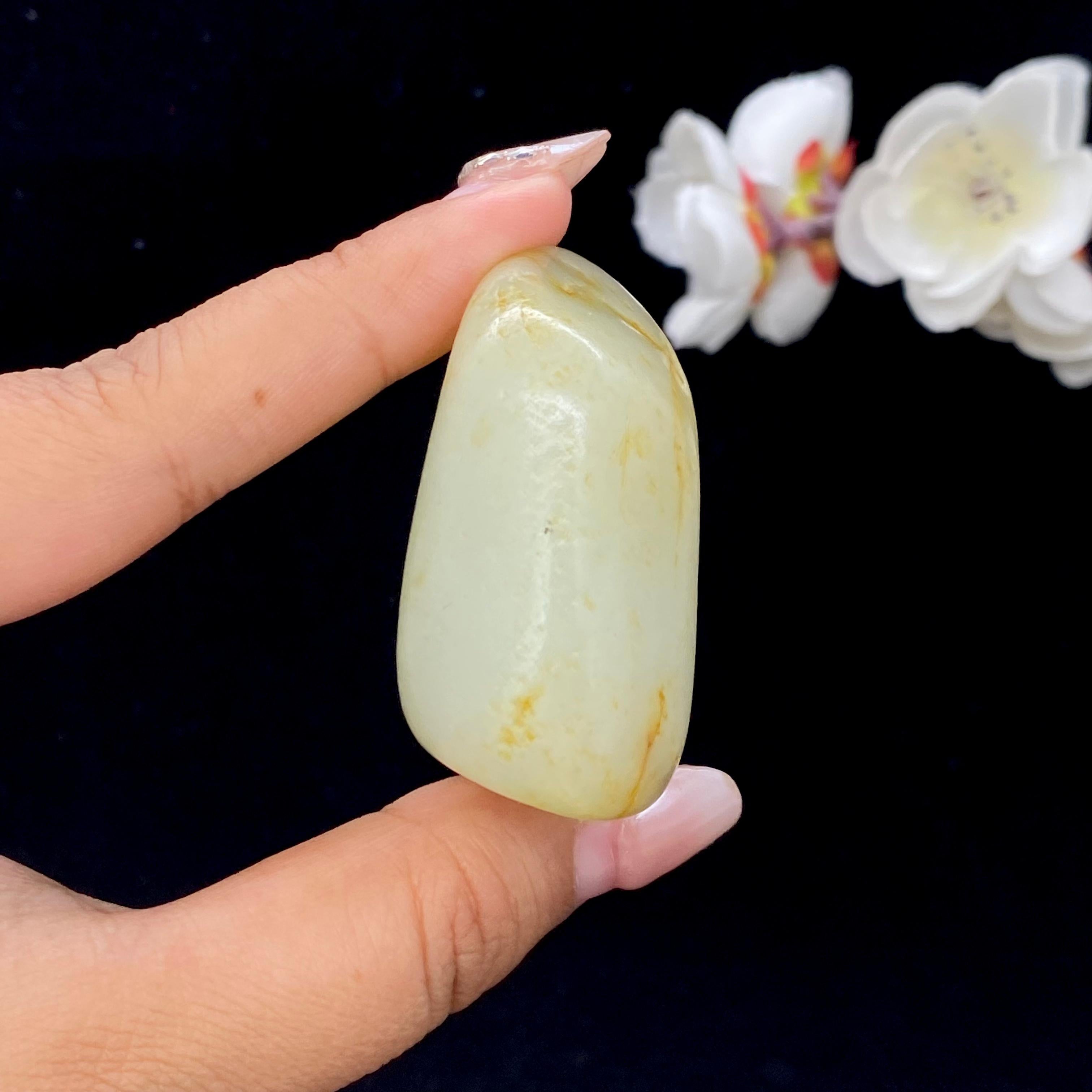 和田玉洒金皮籽料手把件（85g）