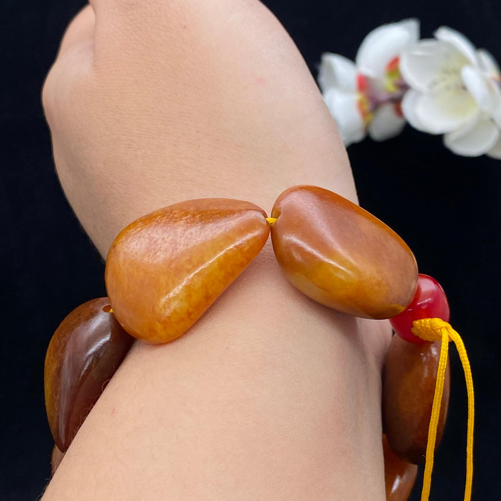 和田玉红沁皮籽料【精品手串】（103.3g）