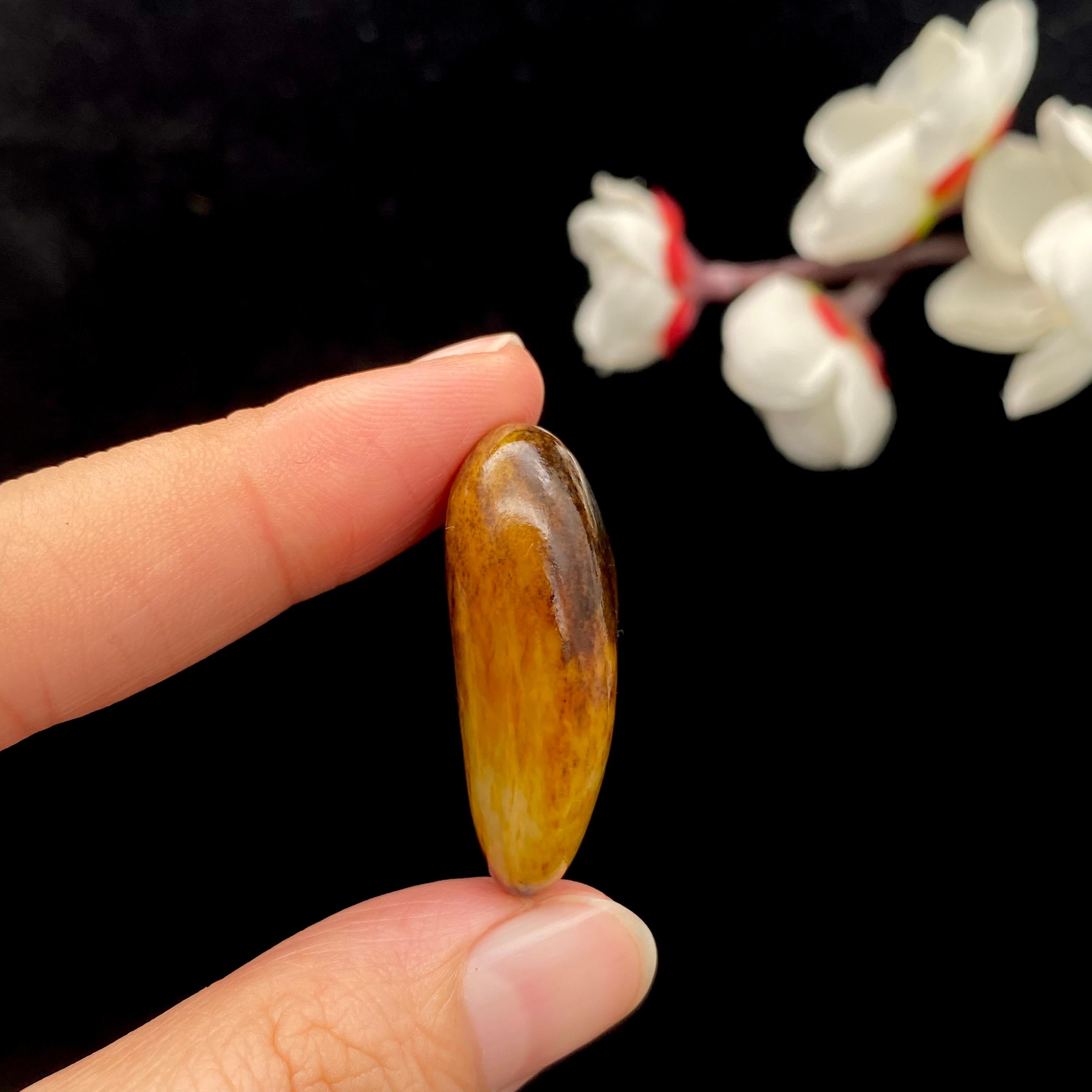 和田玉聚红皮籽料原石（13.8g）