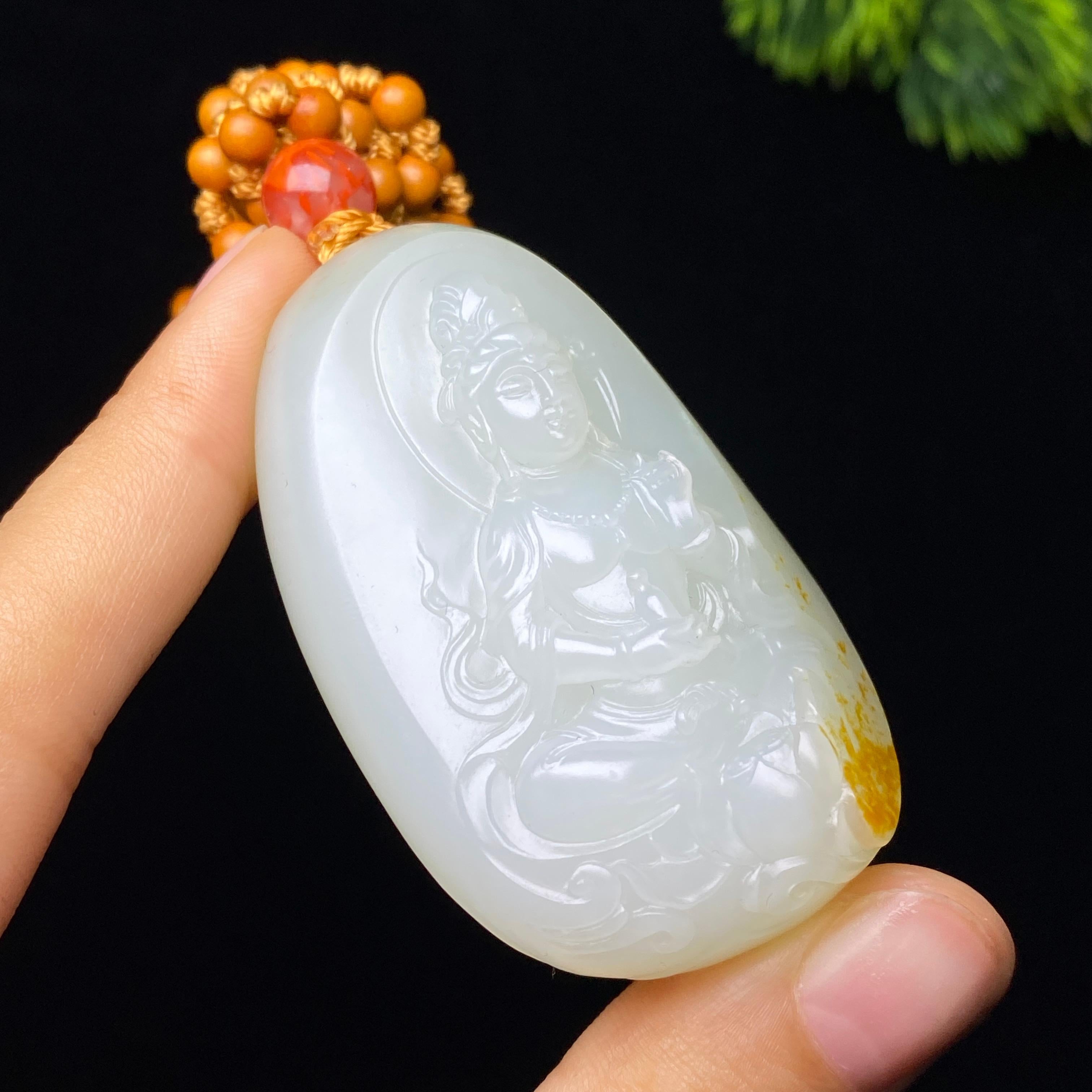 和田玉籽料观音（67.7g）