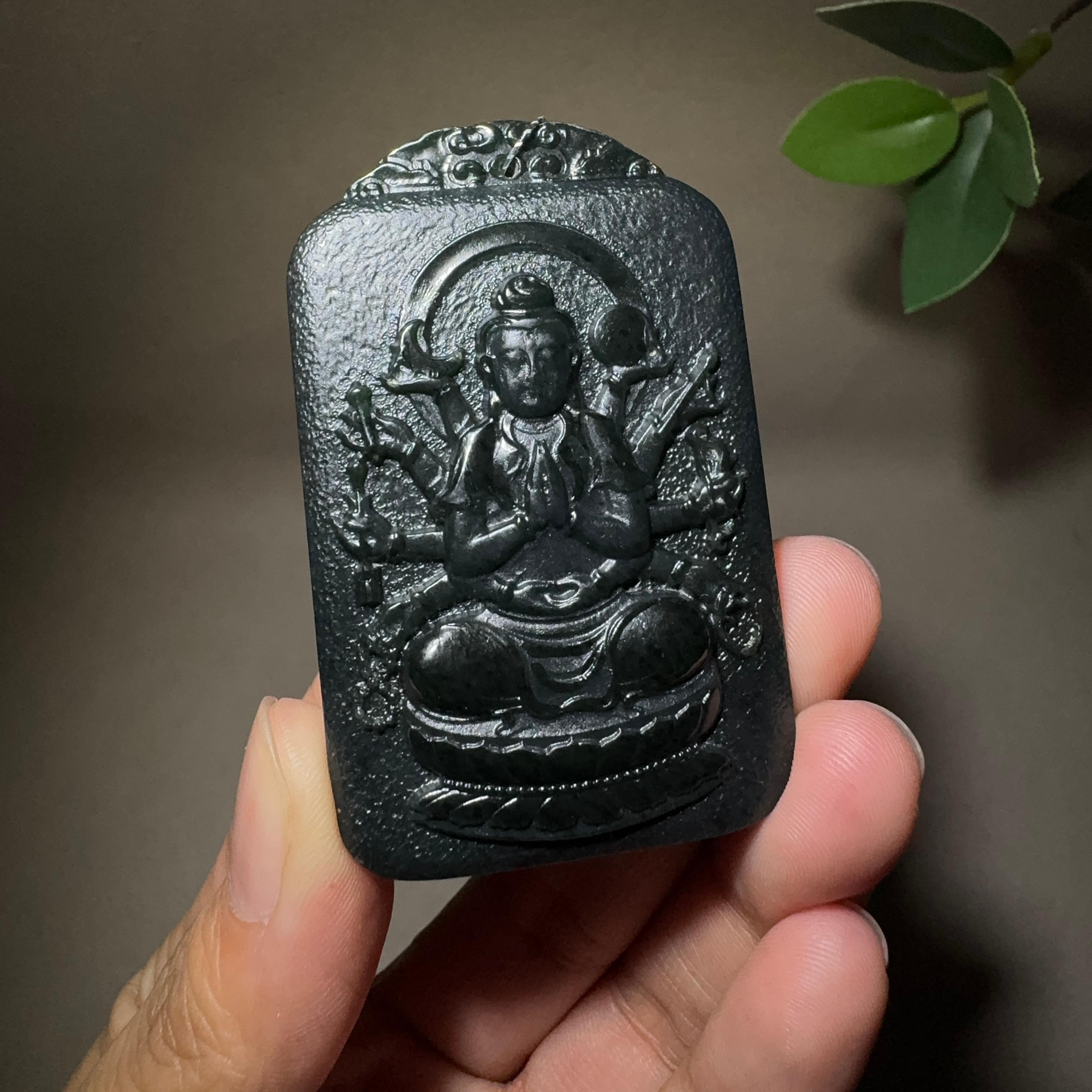 【超值推荐】和田玉黑青属鼠守护神（49.8g）