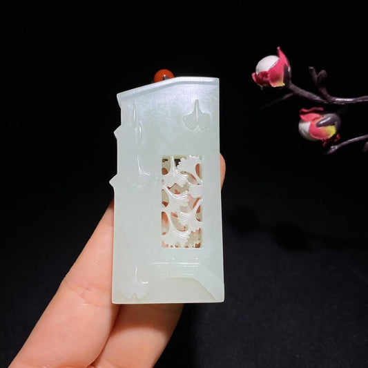 和田玉山流水杏叶牌挂件（40.0g）