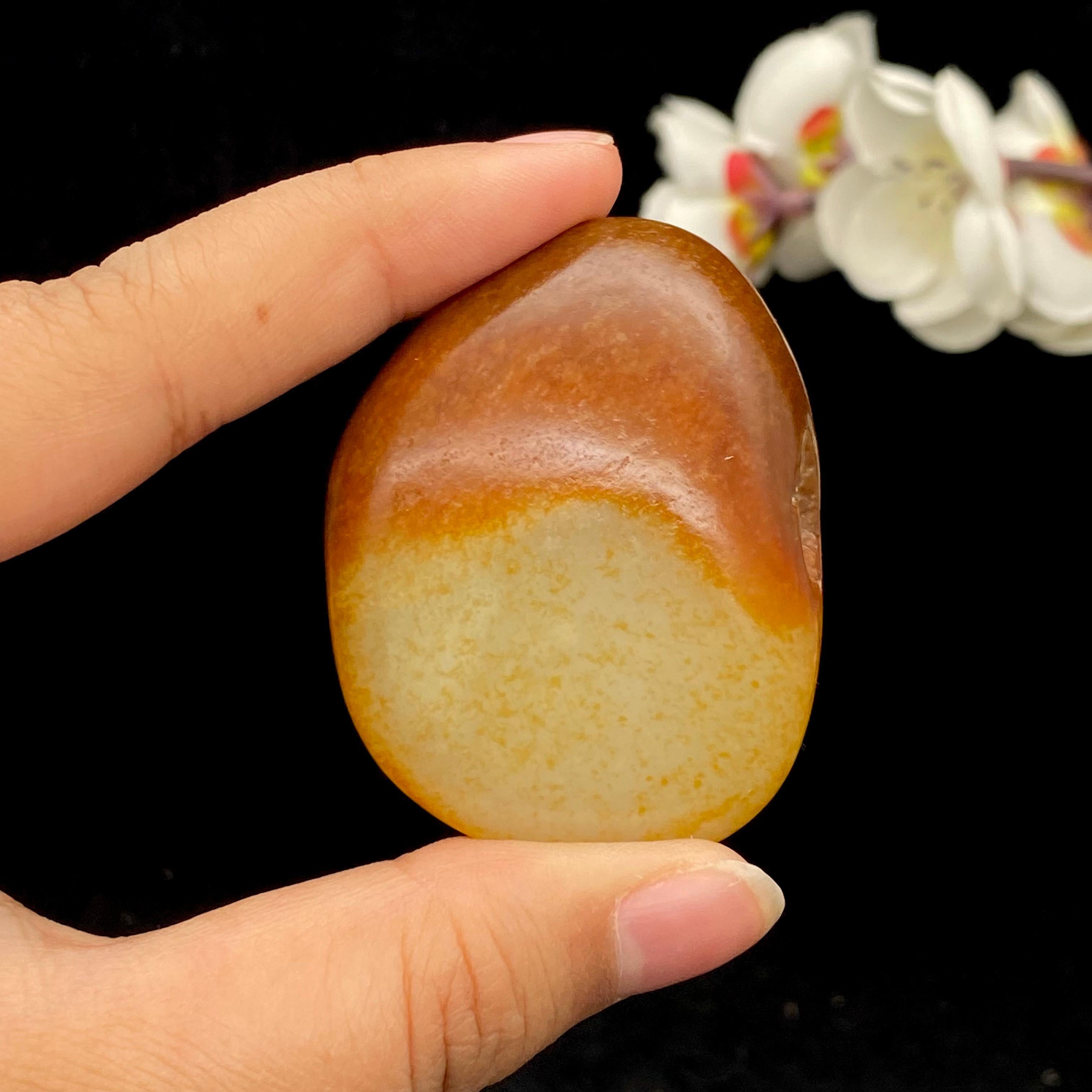 和田玉聚红皮籽料手把件（71.2g）