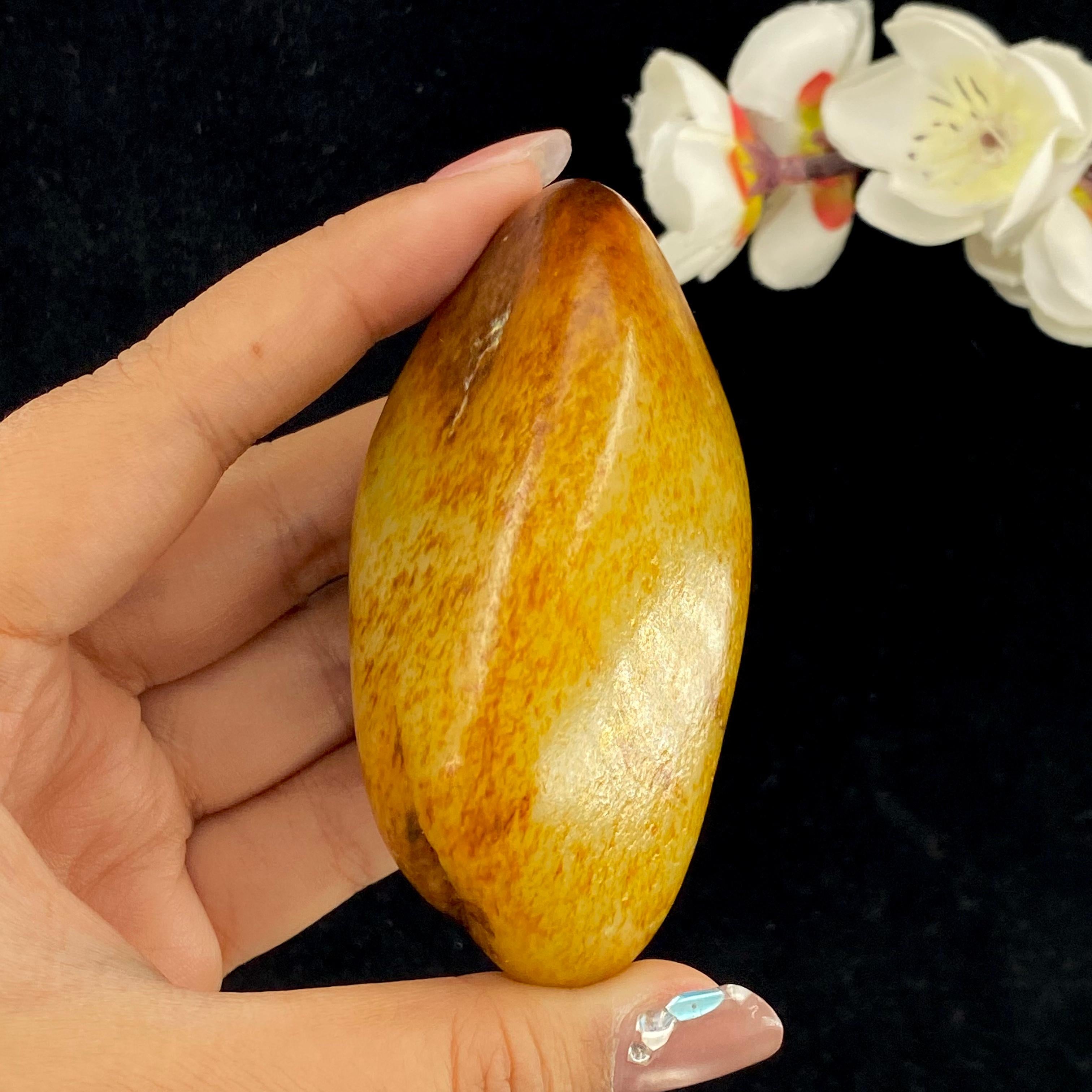 和田玉洒红皮籽料原石（245.5g）