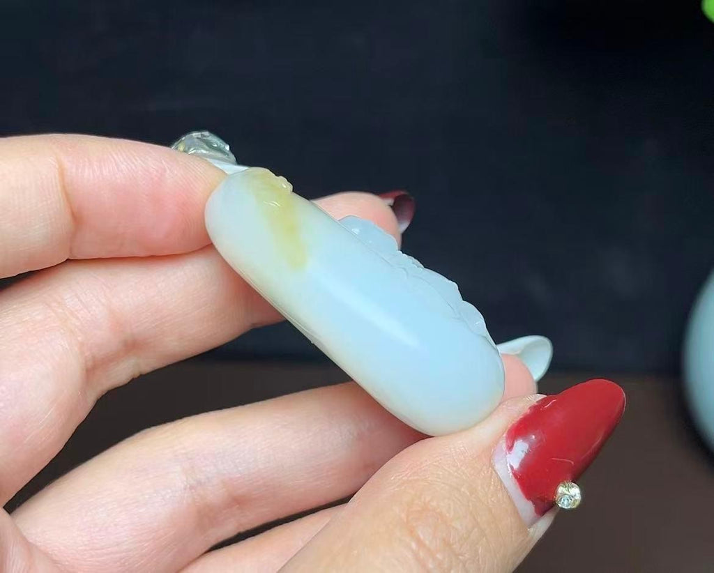 新疆和田玉且末糖白羊脂玉佛公（33.7g）