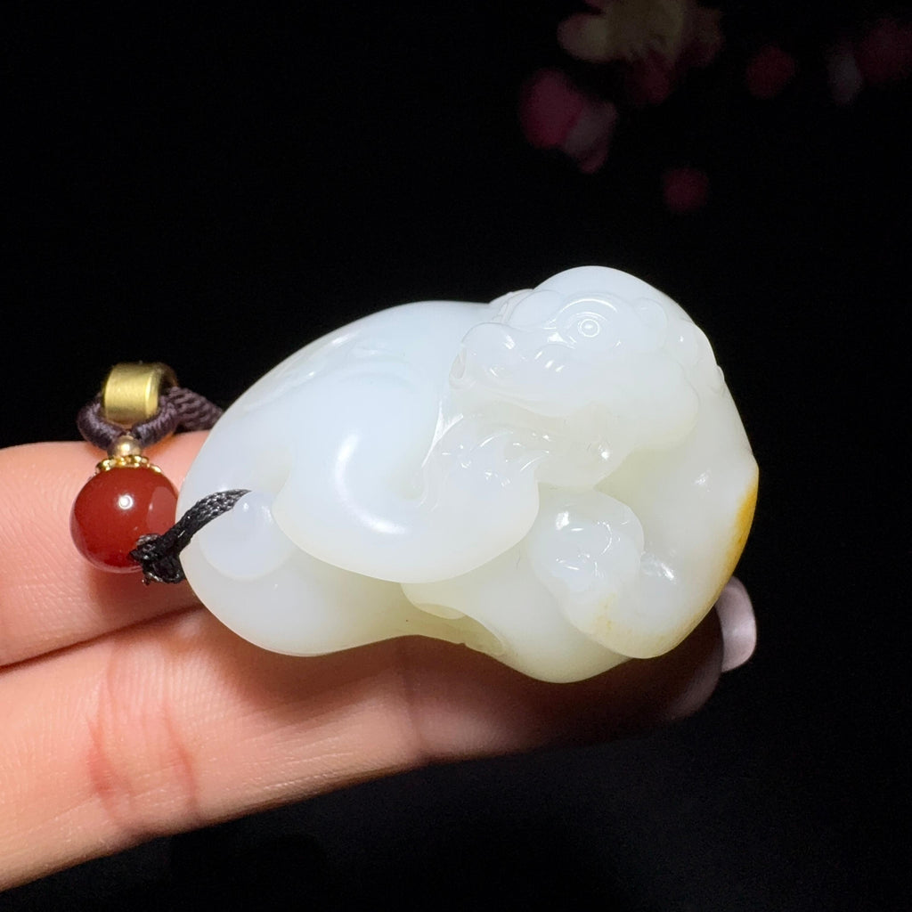 和田玉籽料挂件貔貅（53.2g）