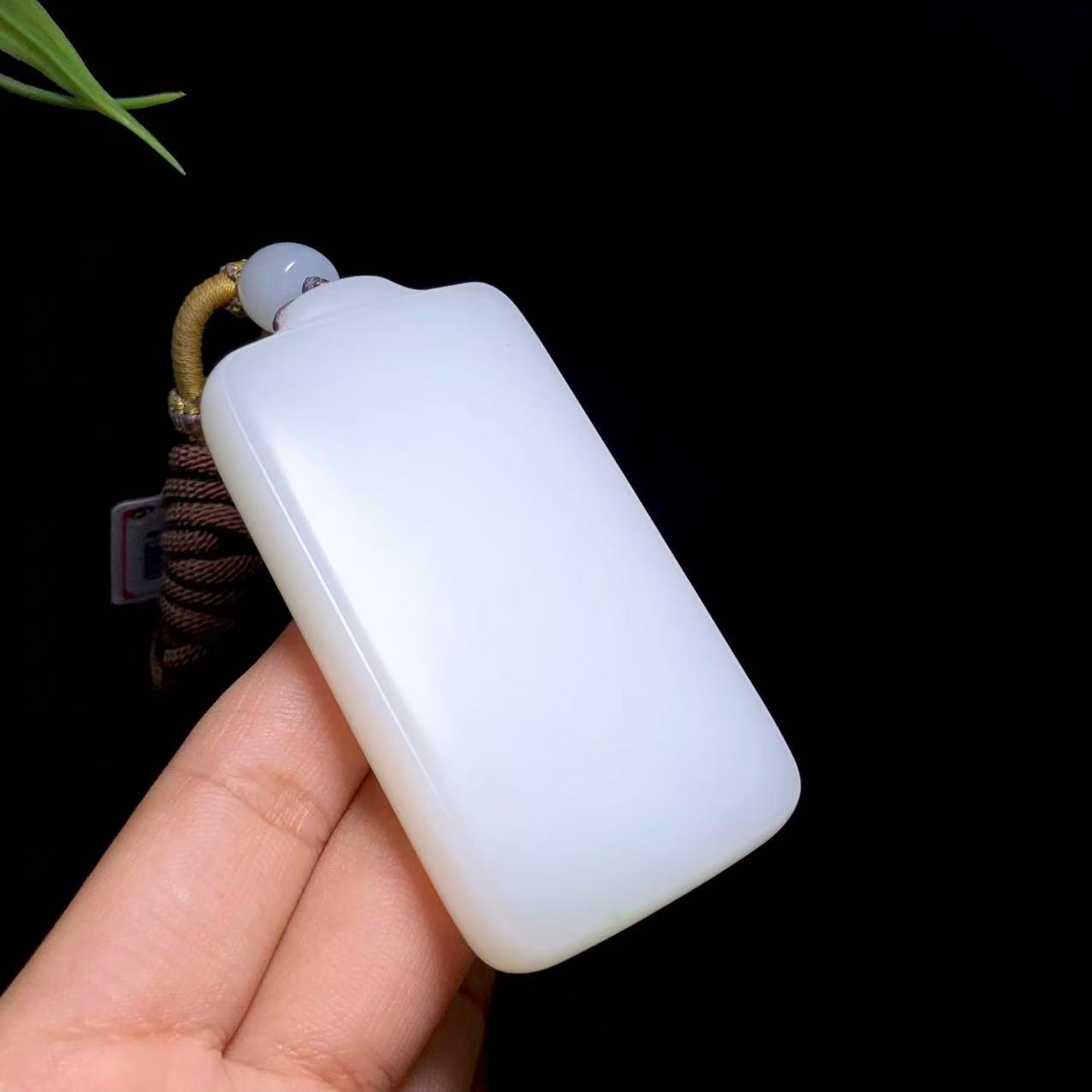 和田羊脂白玉平安无事牌（83.6g）