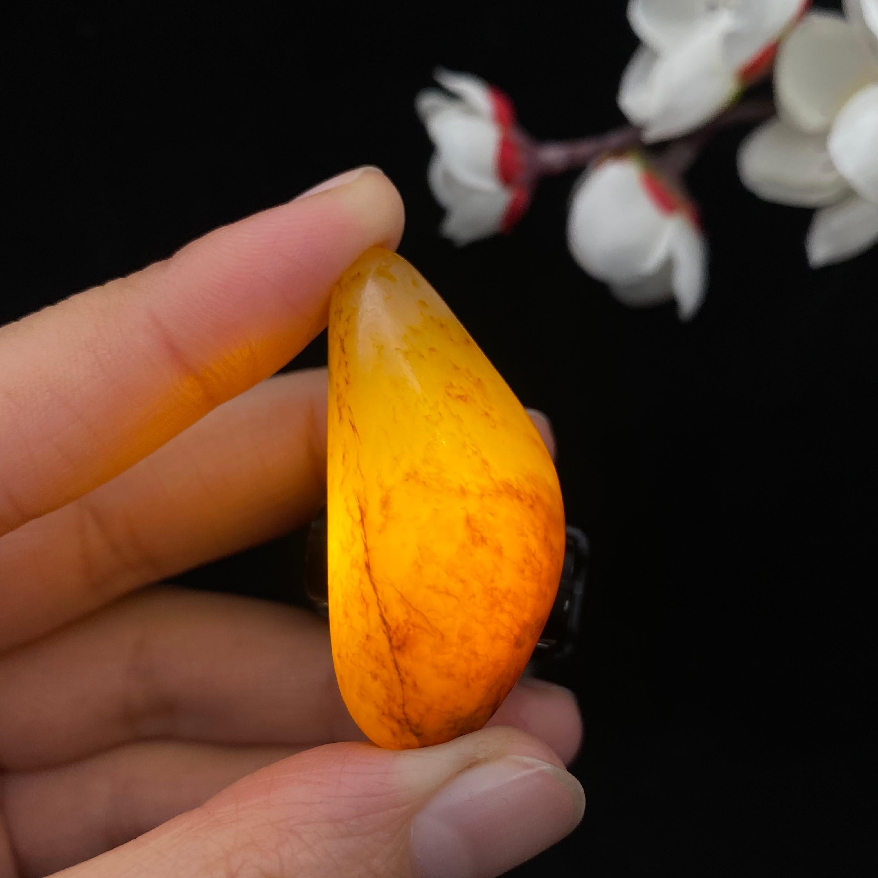 和田玉聚黄皮籽料吊坠籽（15.5g）