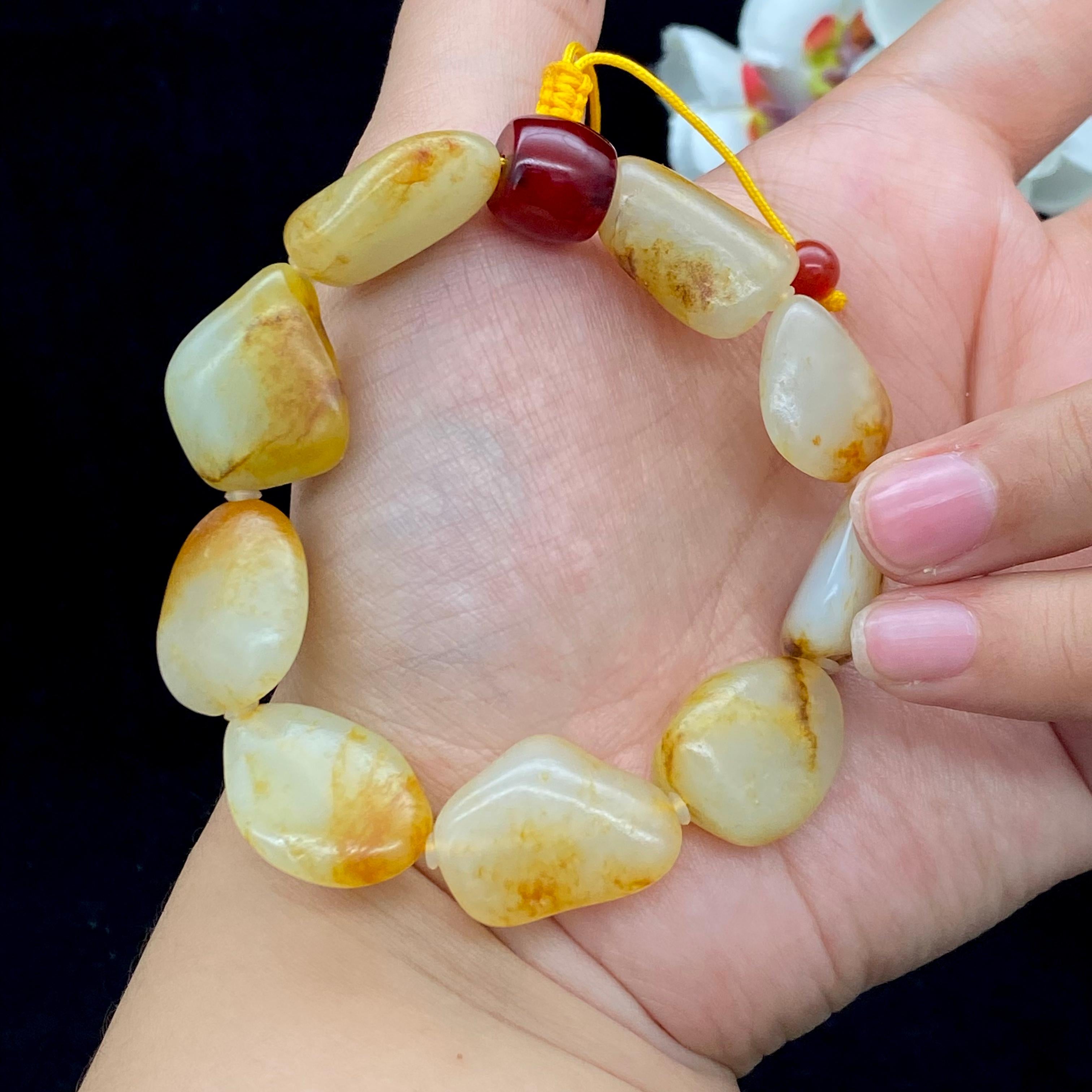 和田玉-聚黄皮带洒金皮【精品手串】（44g）