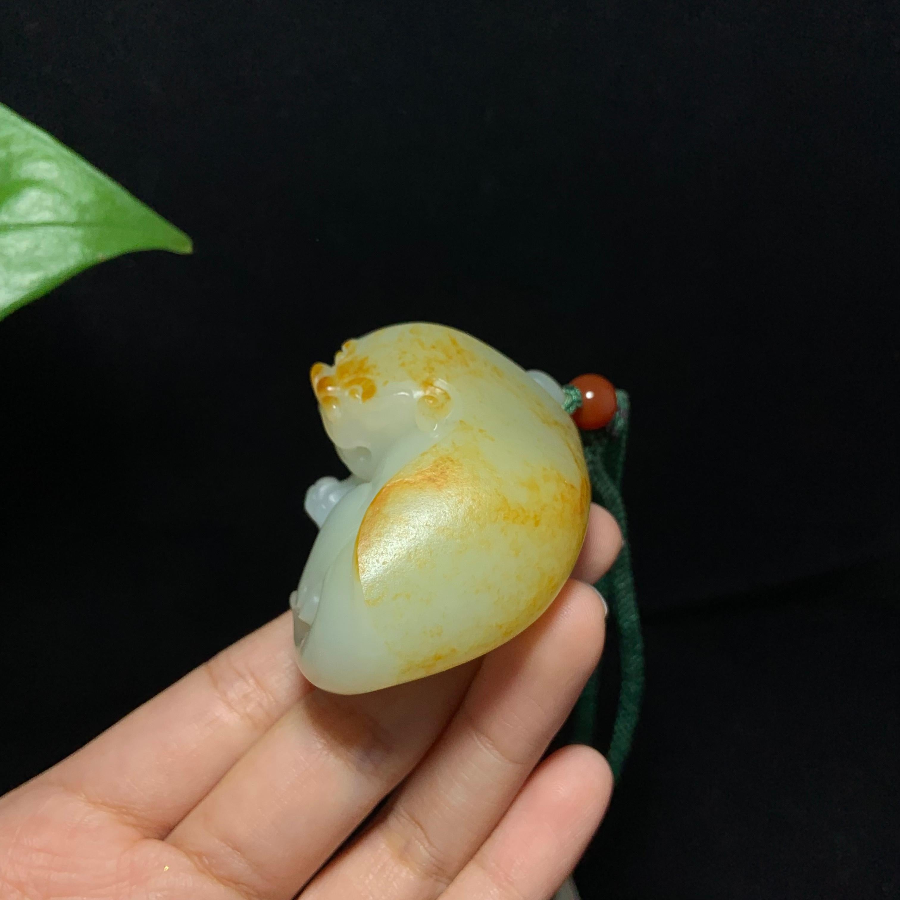 收藏级和田籽料洒金皮白玉貔貅手把件（97.7g）