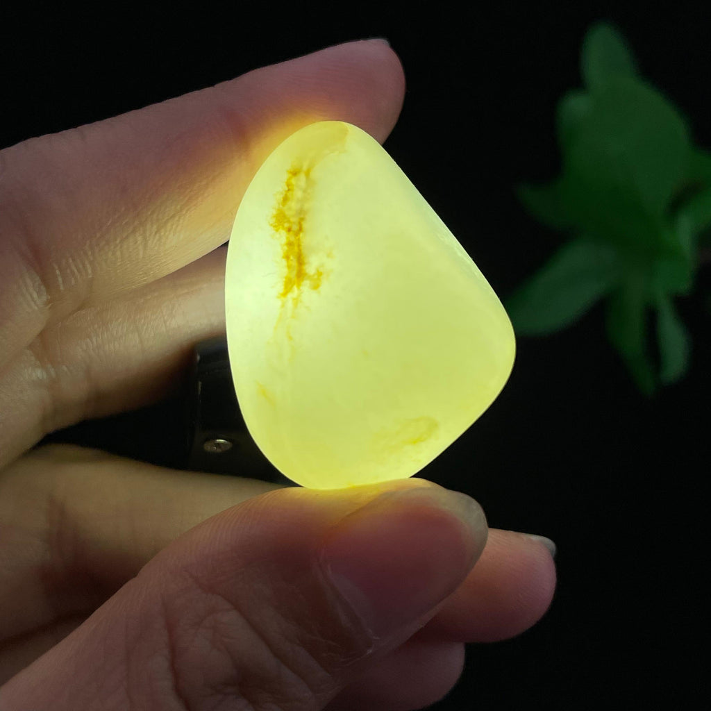 和田玉白玉带洒金皮籽料（21.3g）