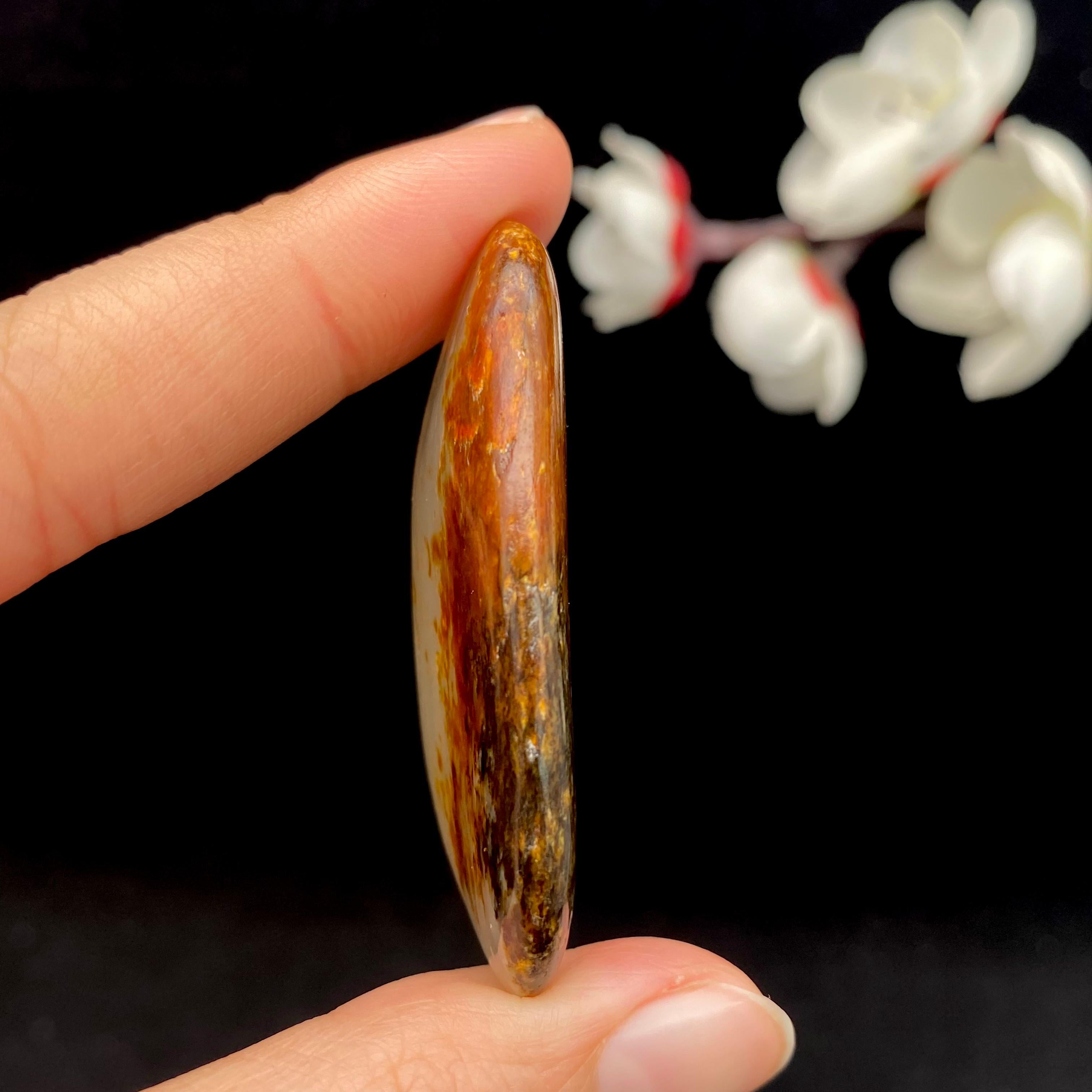和田玉聚红皮籽料挂件（22.3g）