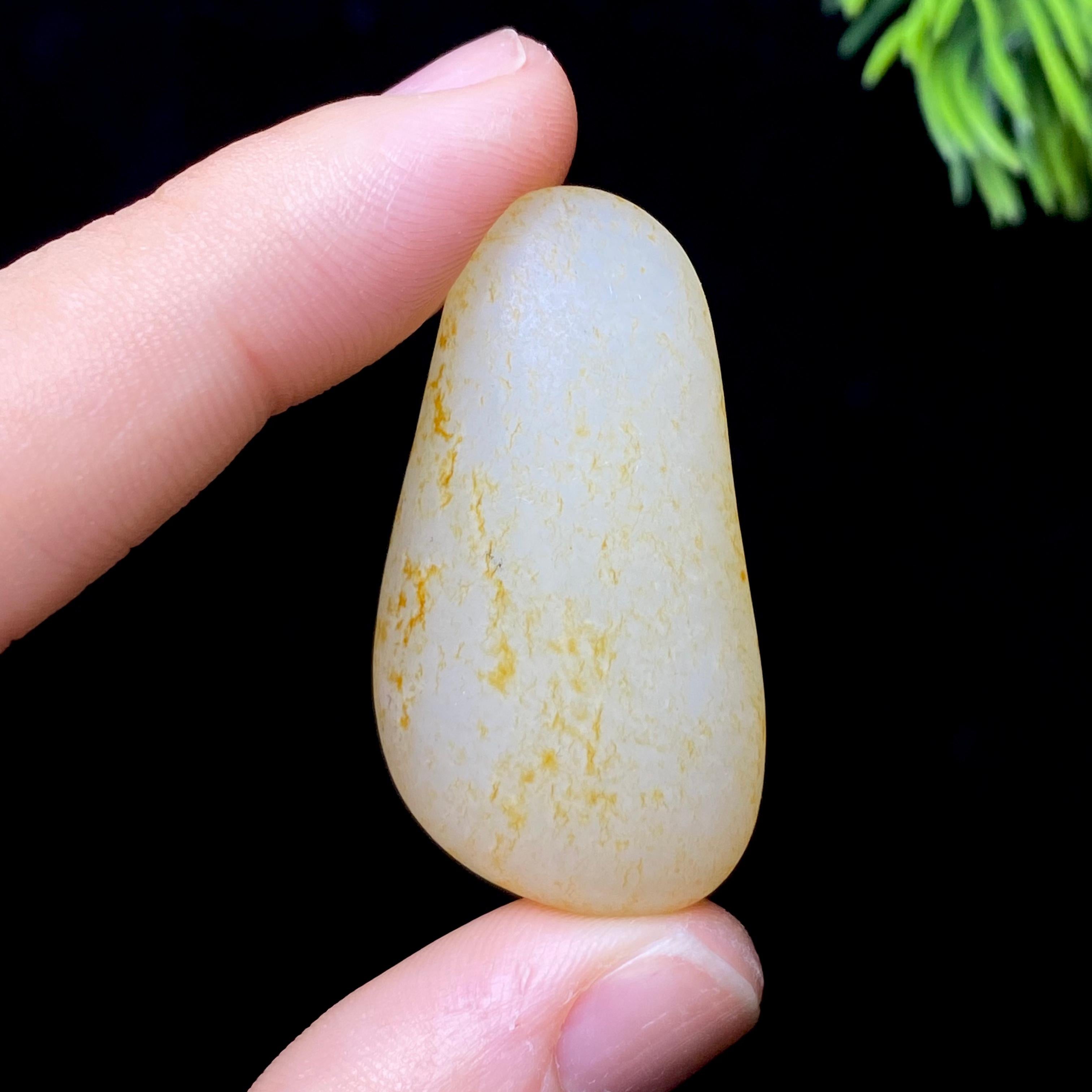 和田玉洒金皮籽料原石（14g）