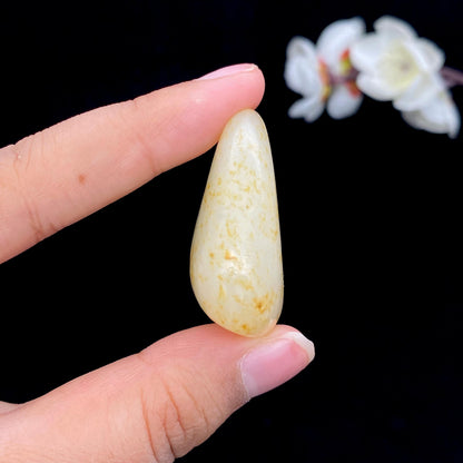 和田玉满洒金皮籽料挂件（32.2g）