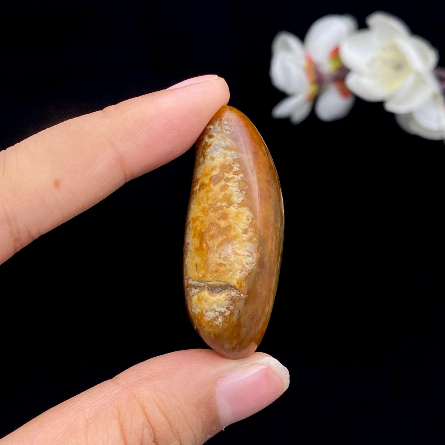 和田玉聚黄皮籽料挂件（28.9g）