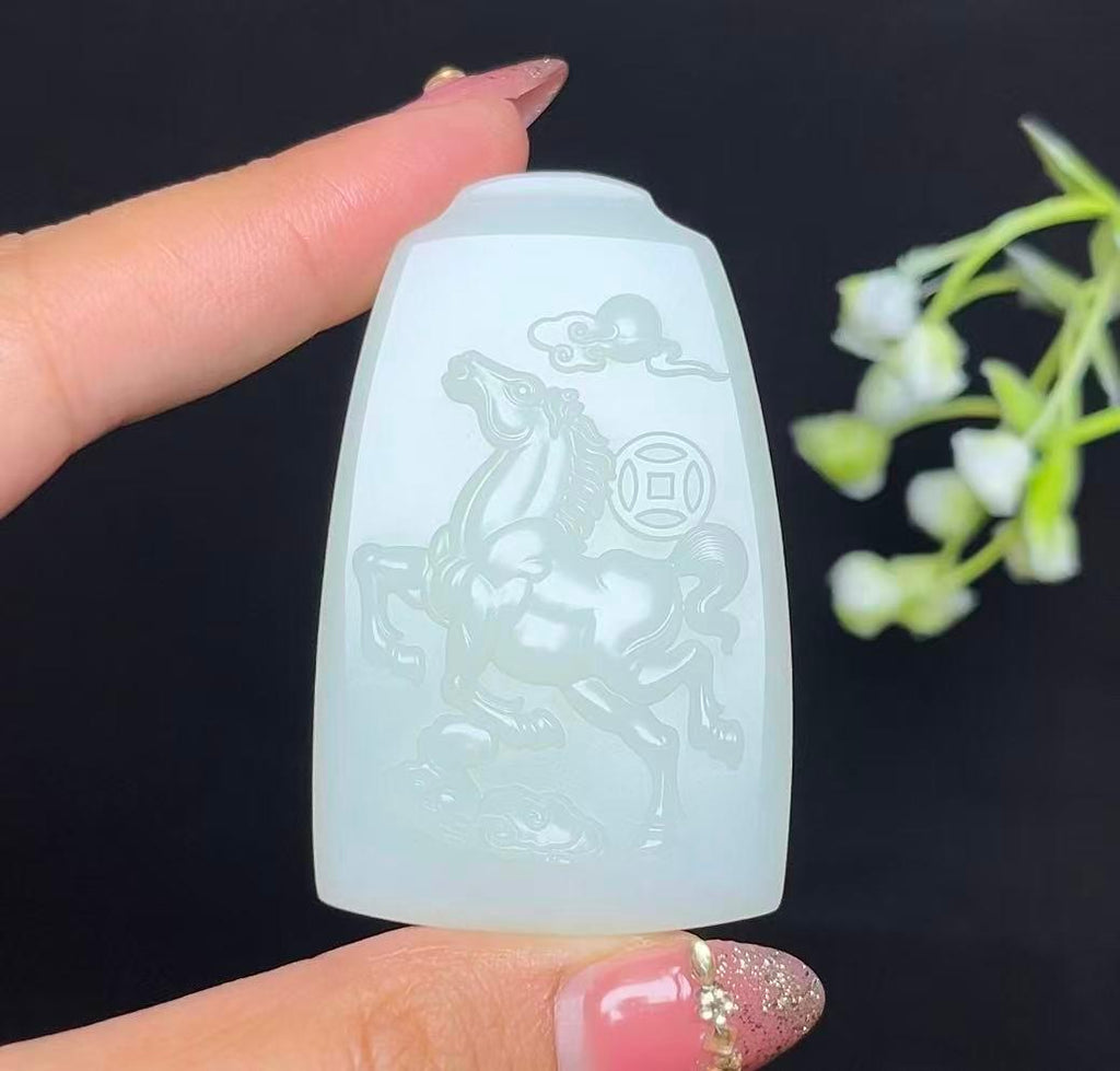 和田玉羊脂白玉马牌马上有钱（49.3g）